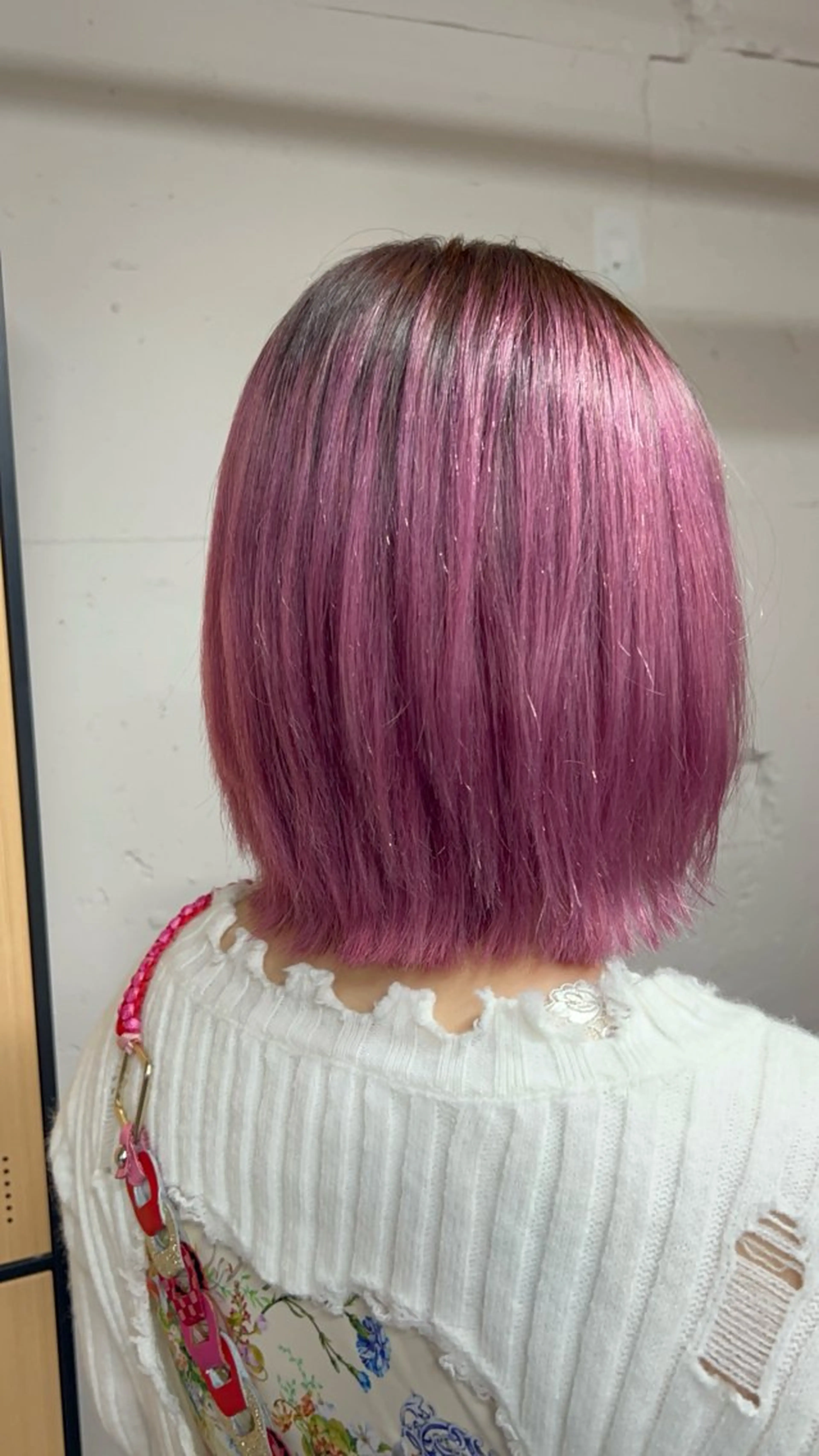 ミディアム カラー ブリーチ ピンクカラー カット ヘアカラー 🎀tokute ナオ🧸のヘアスタイル