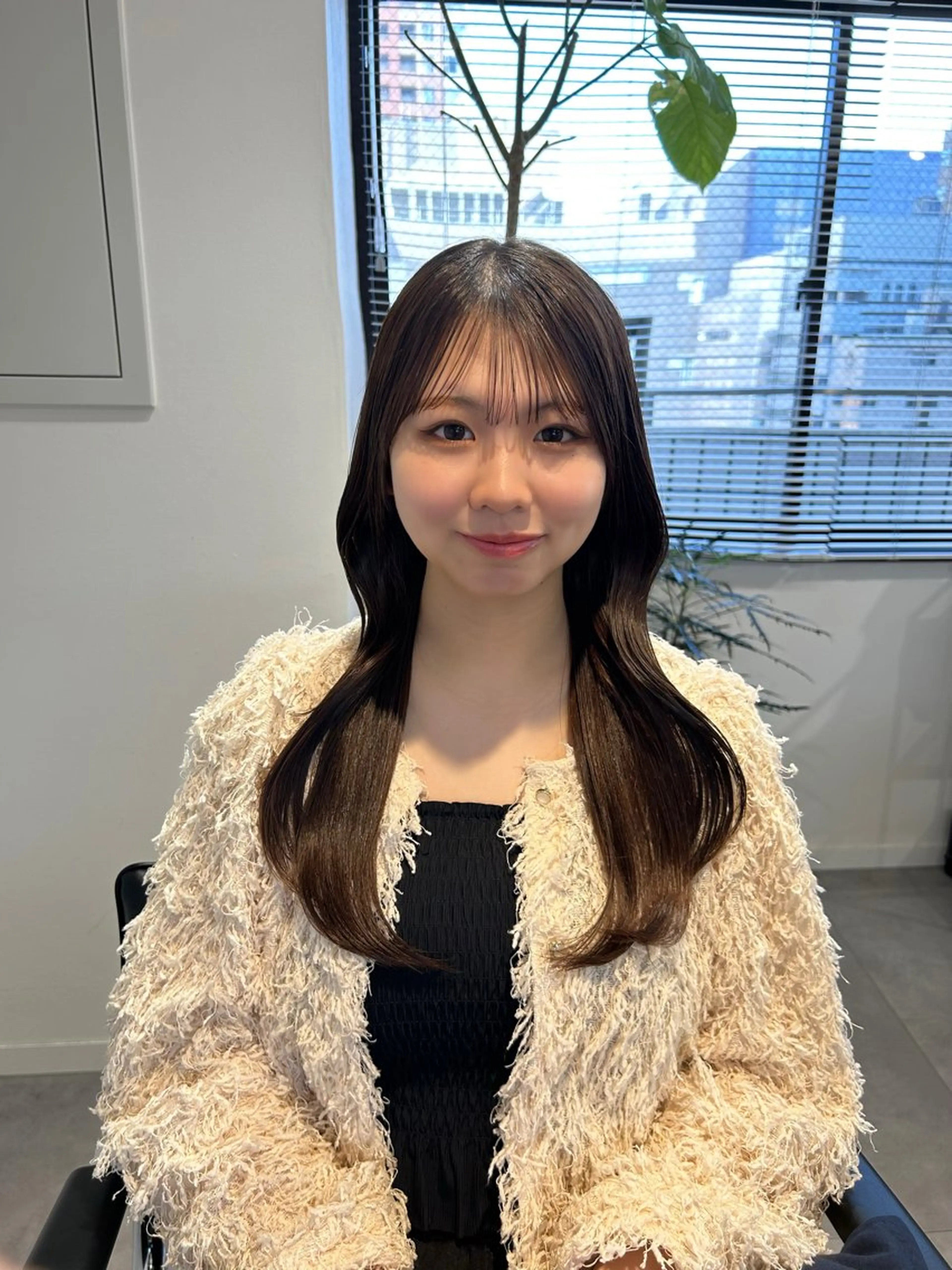 ミディアム アッシュ ボブ くびれヘア ハイライト 髪質改善 カット ヘアカラー ❤️ショートカット ・顔周りカット❤️のヘアスタイル
