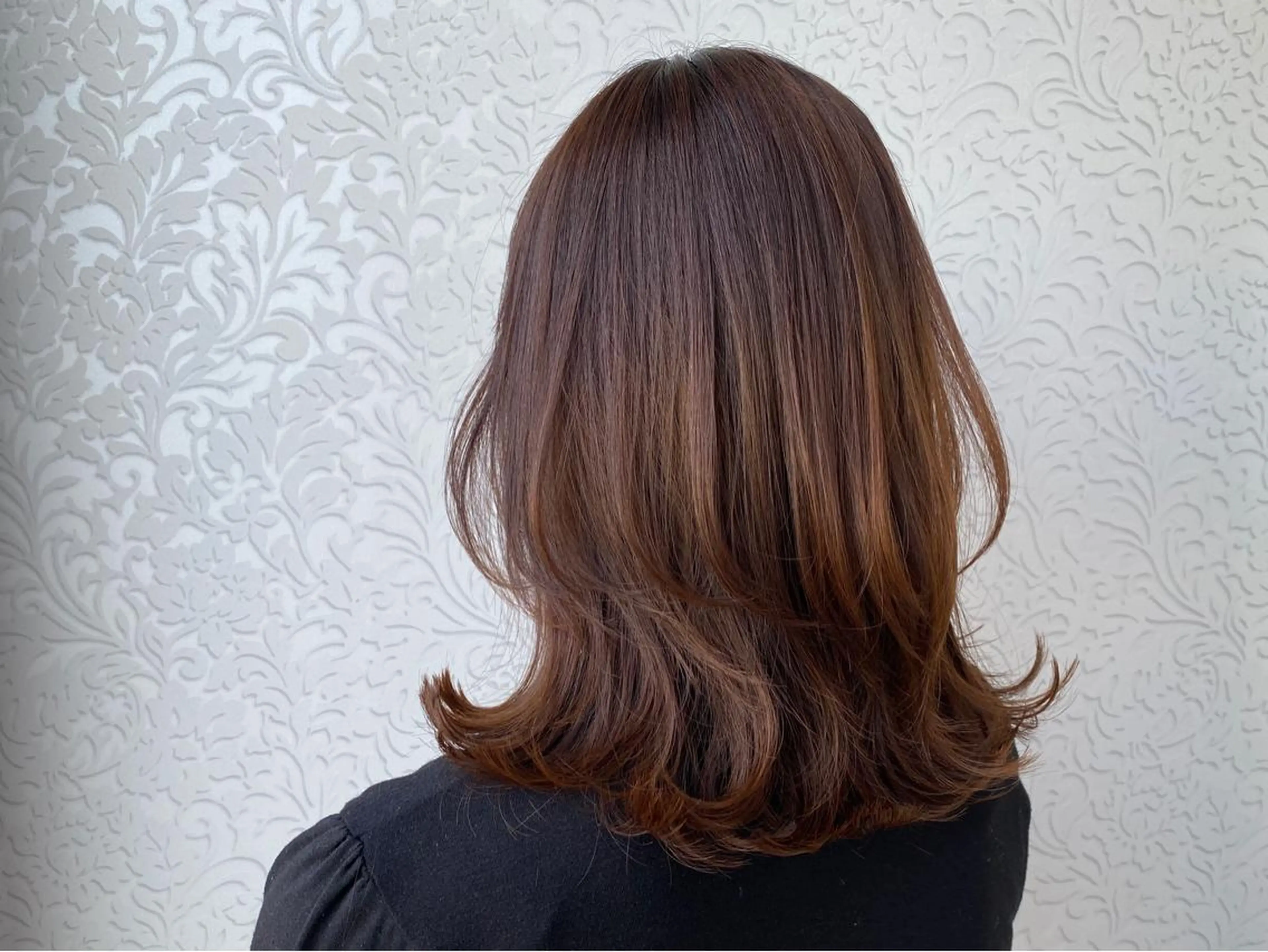 ミディアム 外ハネヘア PETZjasmine所属・顔周りカット/透明感 カラー🤍大塚蛍のヘアスタイル