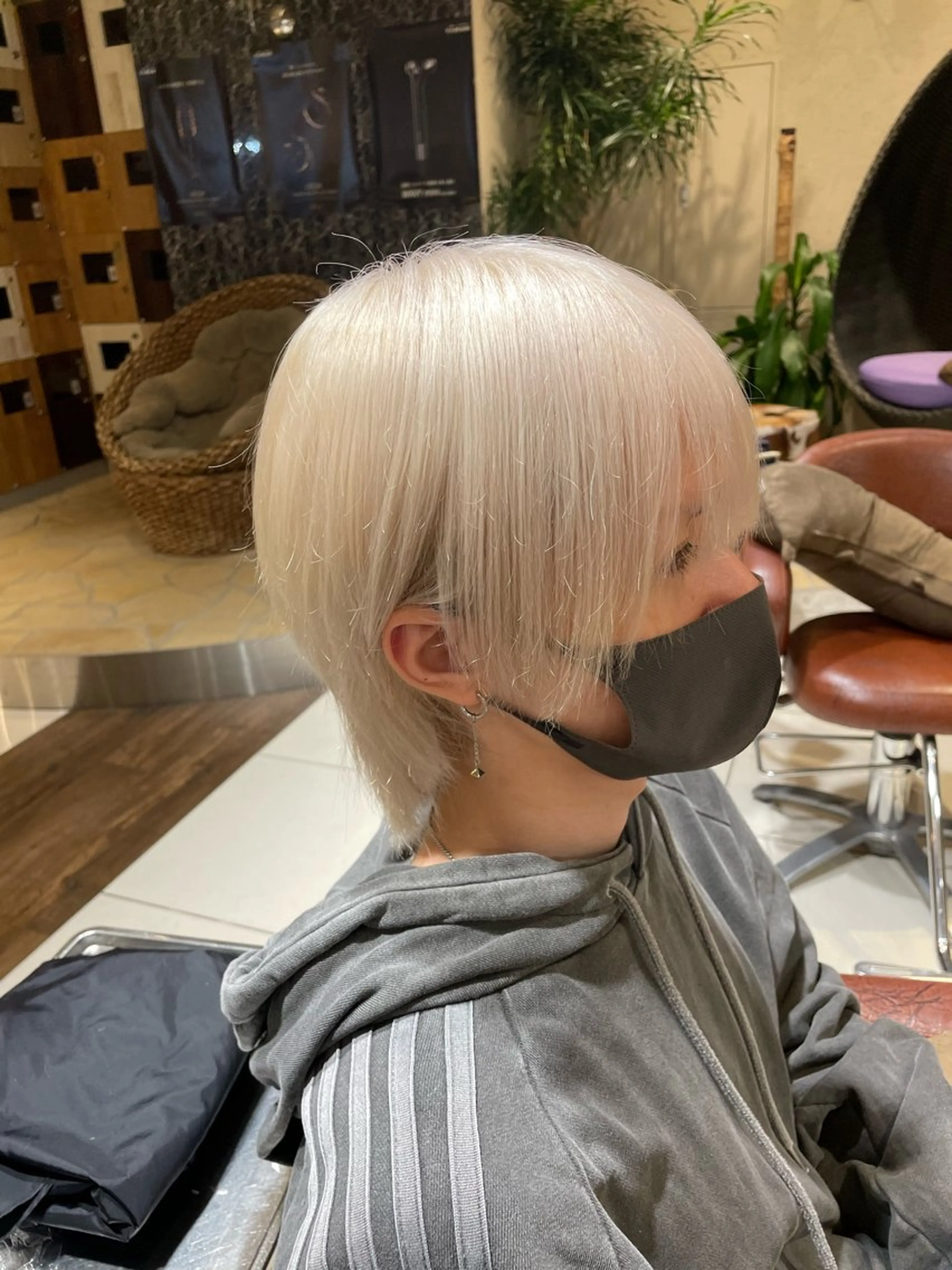 ミディアム カラー メンズ ヘアカラー トリートメント ベージュカラー🦢 ‎ダブルカラー池田のヘアスタイル