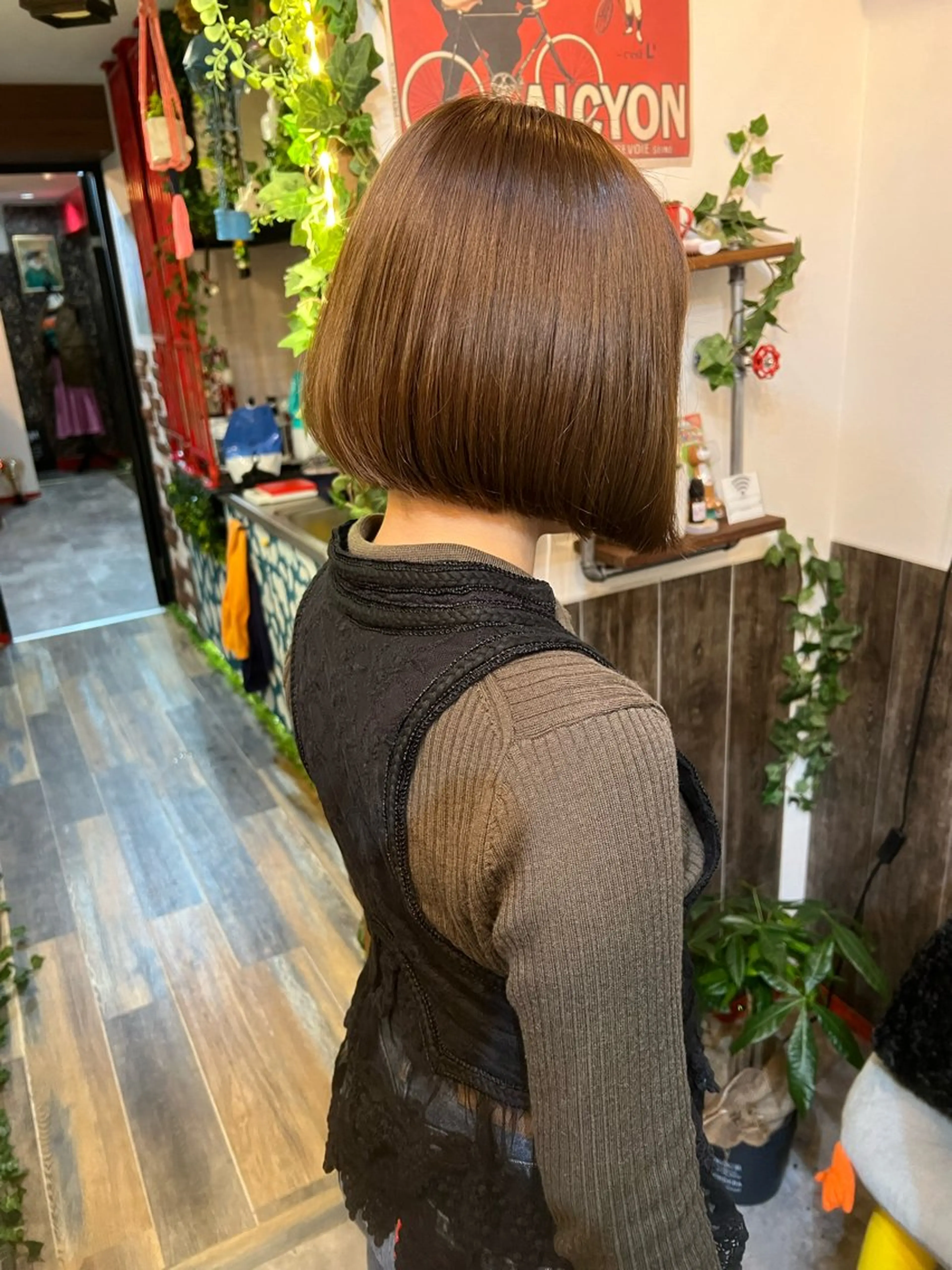 ショート カラー ブリーチ ブラウンカラー ブリーチなしカラー ボブ カラーパティシエ facce🌼ikoのヘアスタイル