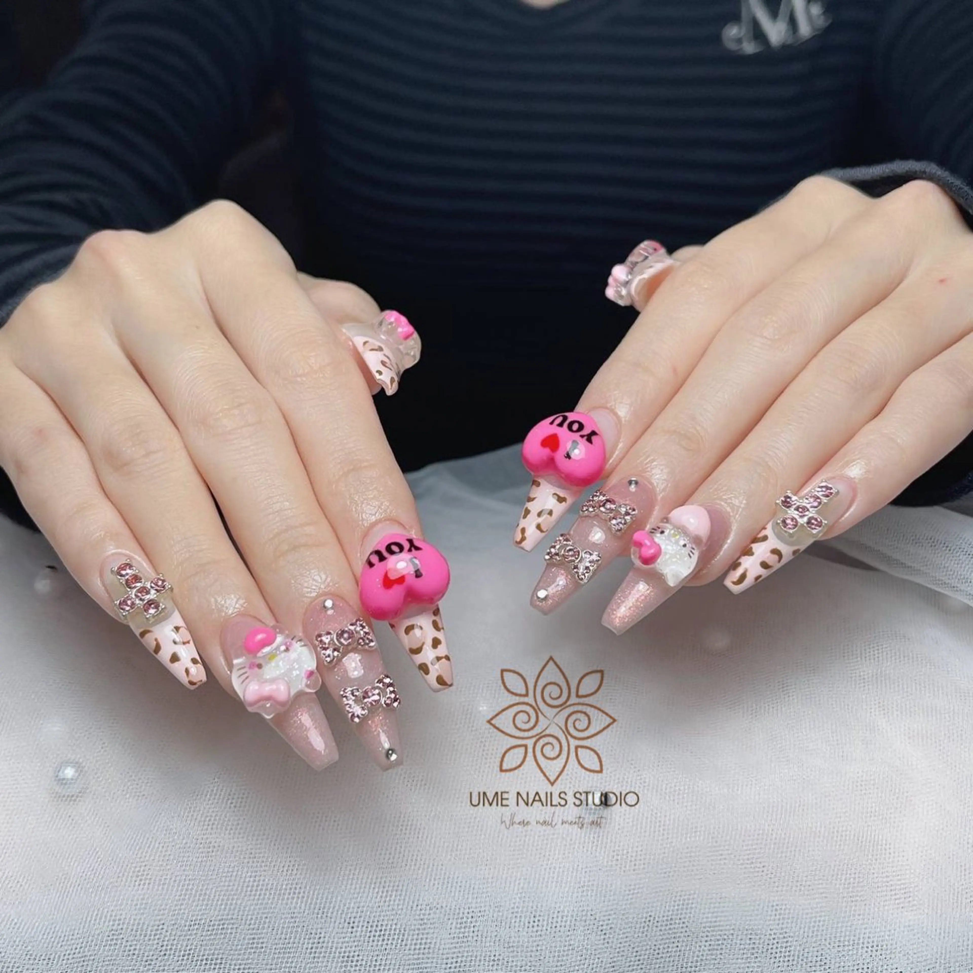ネイル チークネイル クリアネイル ガーリー キラキラネイル 韓国ネイル ハンドネイル Ume Nail Studioのネイルデザイン
