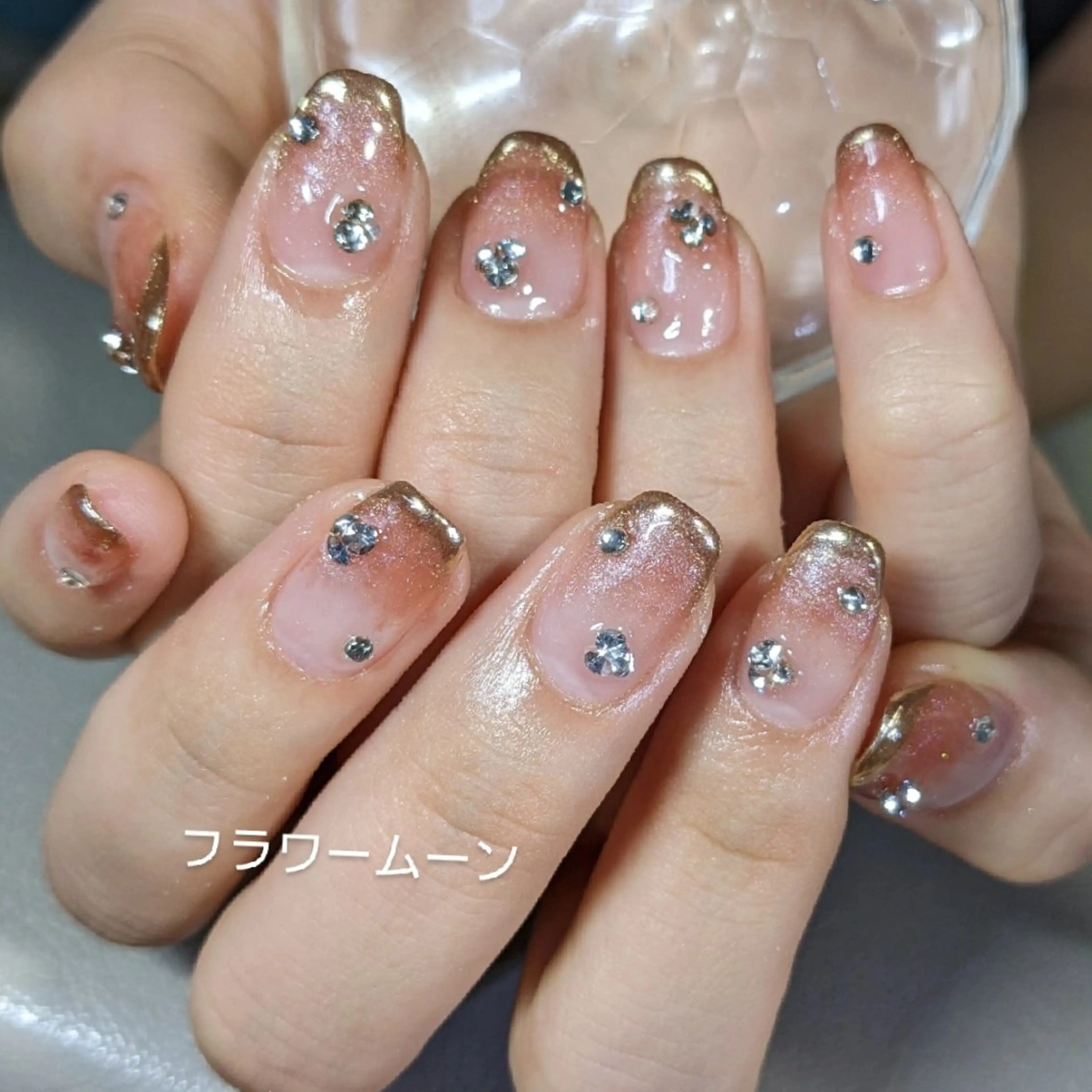 ネイル マグネットネイル ミラーネイル ハンドネイル ハンドケア フラワー ムーンのネイルデザイン