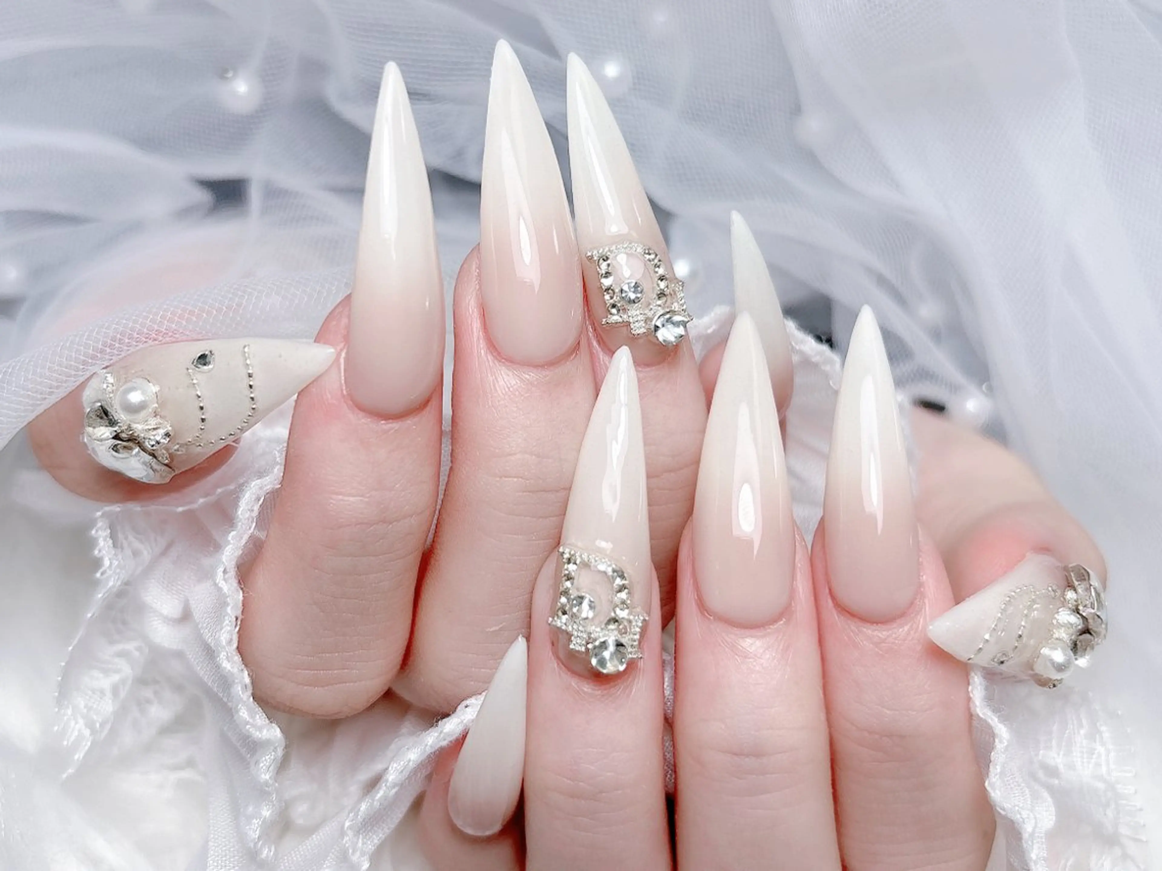 ネイル 成人式 ロングネイル マグネットネイル 大理石ネイル(マーブル) 持ち込み ハンドネイル MoMoA Nail ネイル長さ出し専門店のネイルデザイン