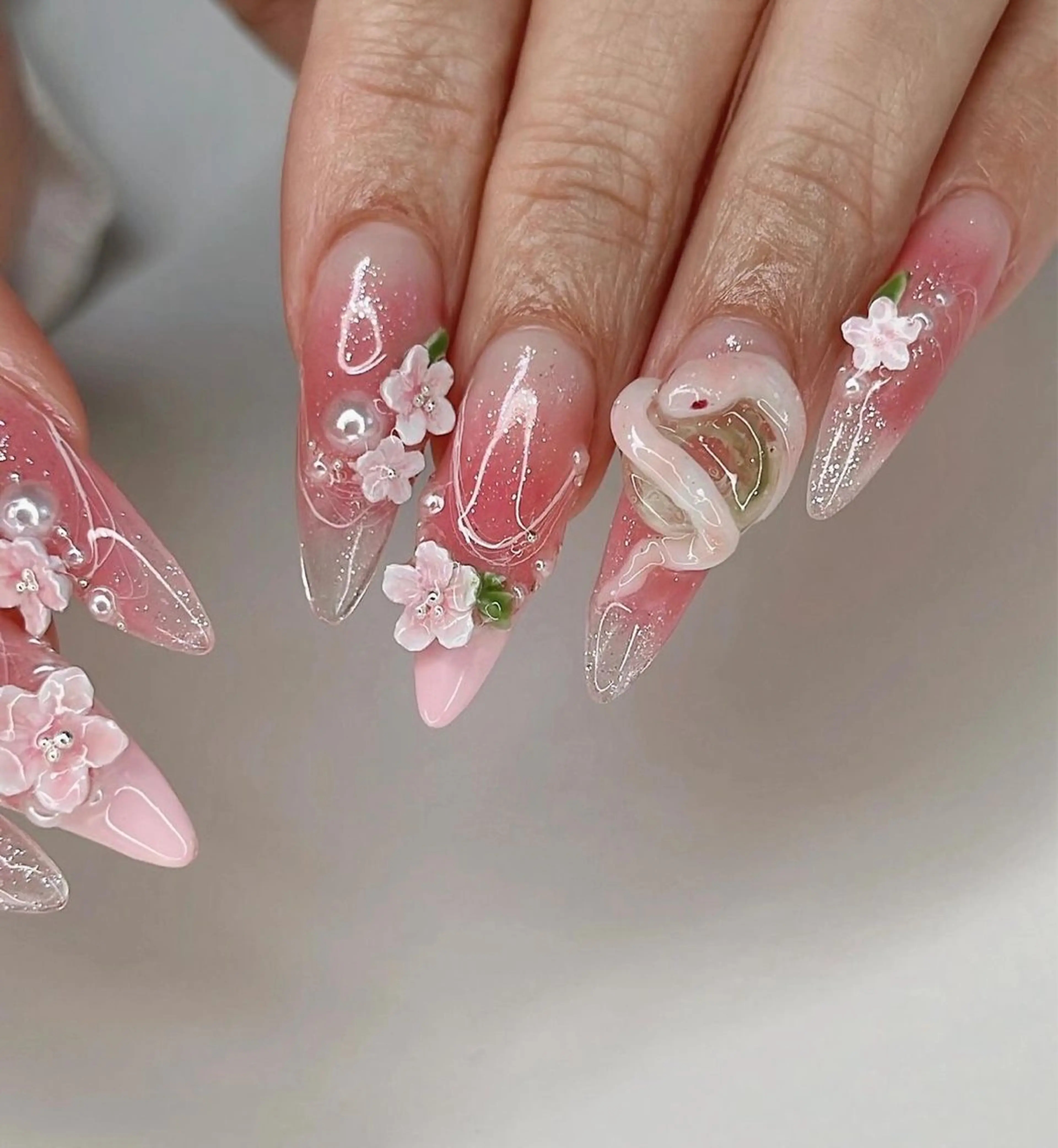 ネイル アートネイル ジェルネイル キラキラネイル 持ち込み ワンホンネイル ハンドネイル ハンドケア Panda chan Novaのネイルデザイン