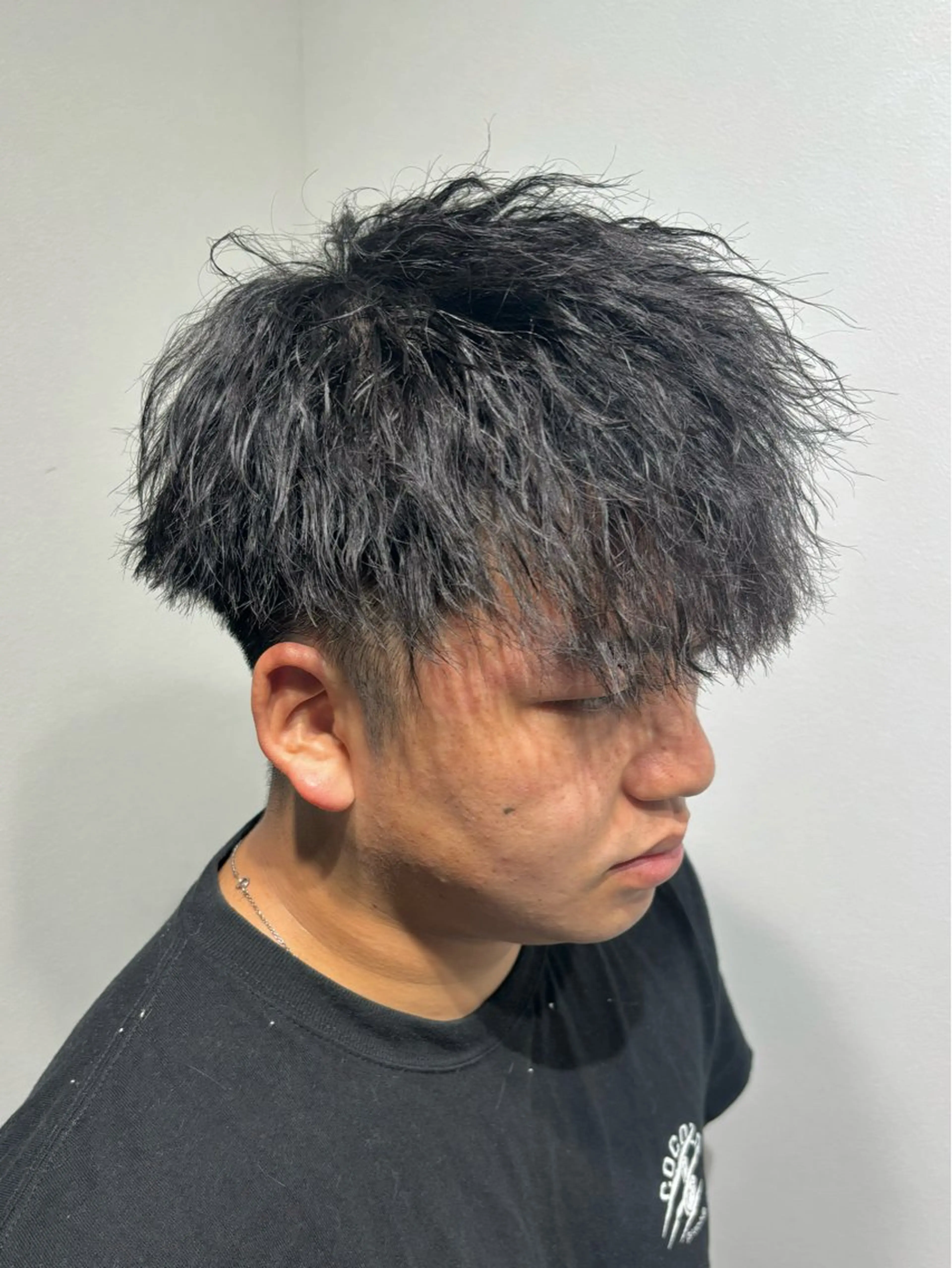 ミディアム パーマ ミディアムパーマ ツイストスパイラルパーマ ハイライト スパイラルパーマ カット パーマ 穐田 航のヘアスタイル