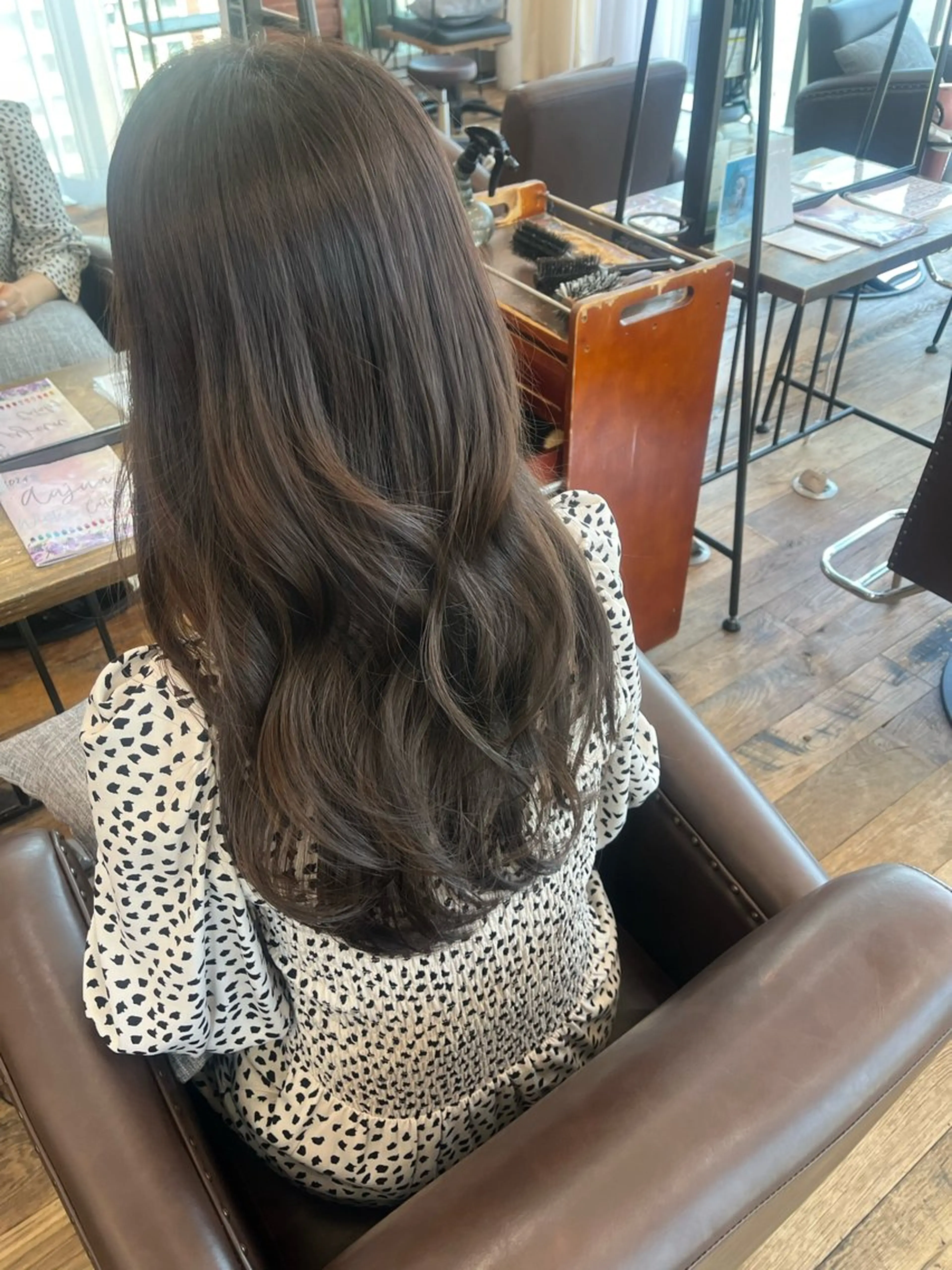 カラー ベージュカラー ブリーチ 透明感カラー ダブルカラー ブリーチなしカラー ヘアカラー トリートメント 東 茉央のヘアスタイル