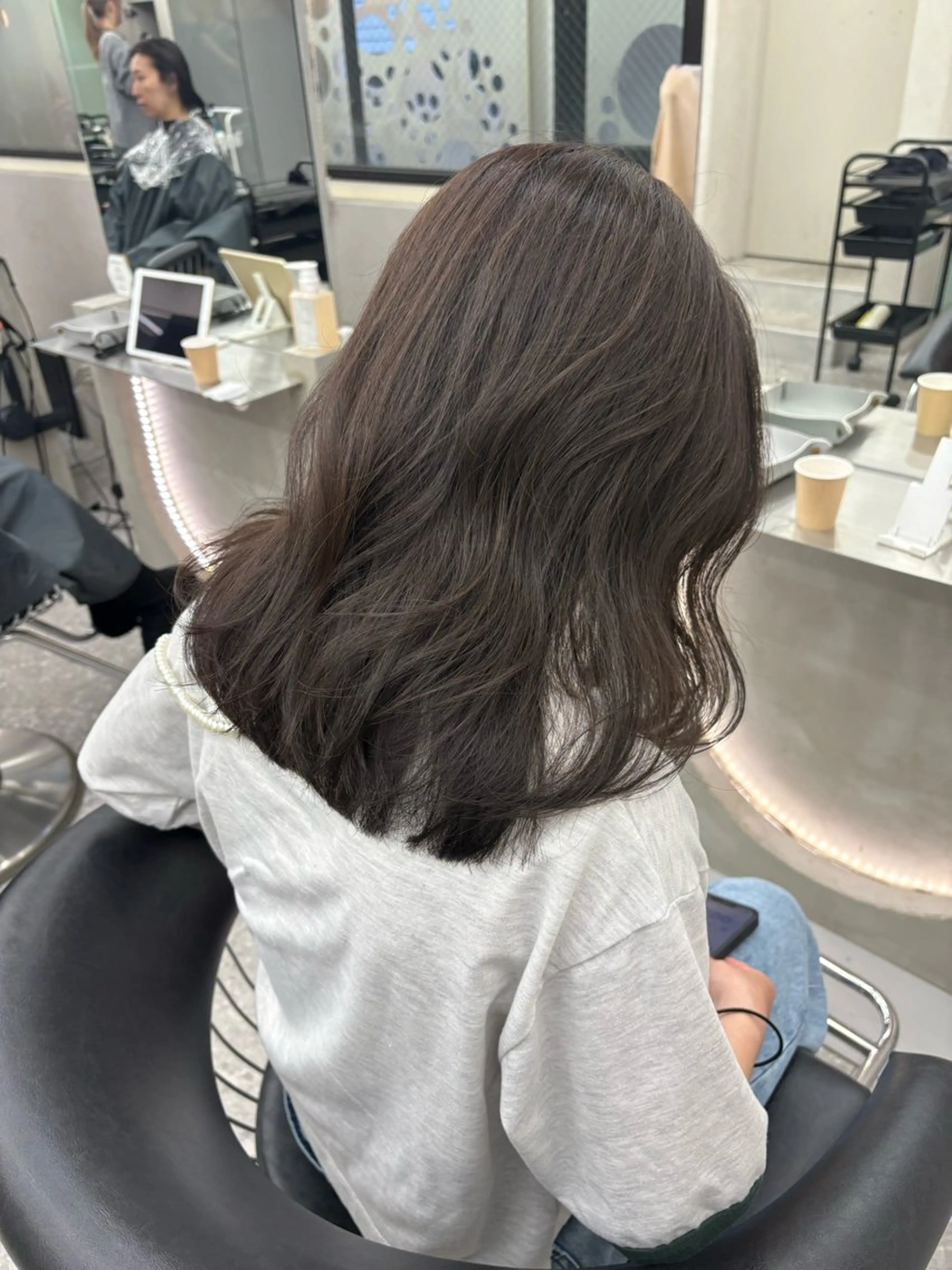 ミディアム カラー ヘアアレンジ ヘアカラー トリートメント ふみか🎀 ベージュカラーのヘアスタイル