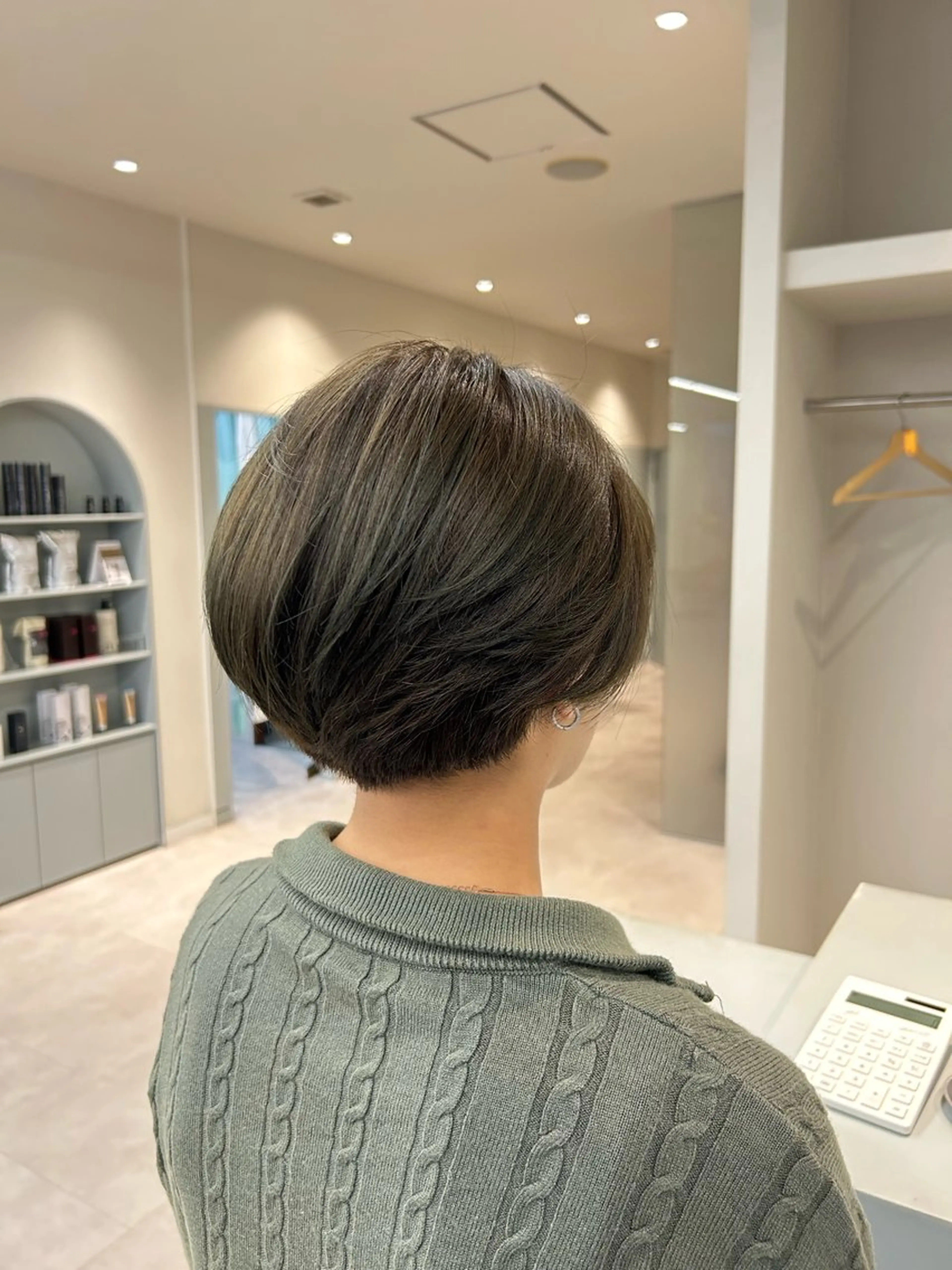ショート カラー 透明感カラー オリーブカラー ヘアカラー 小野 美咲のヘアスタイル