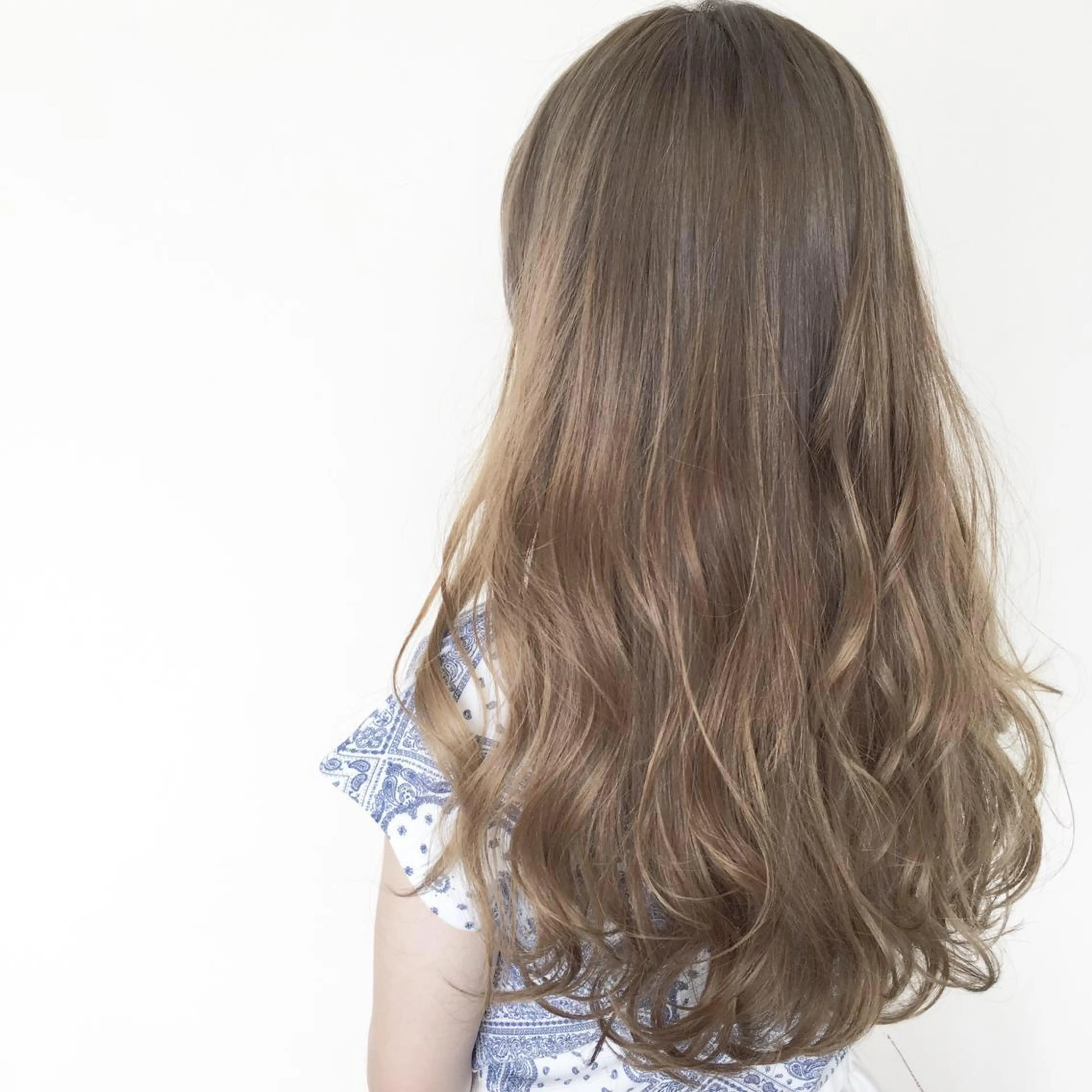 ロング カラー ベージュカラー ミルクティーベージュ カラー指名No.1☆ 小林大樹のヘアスタイル