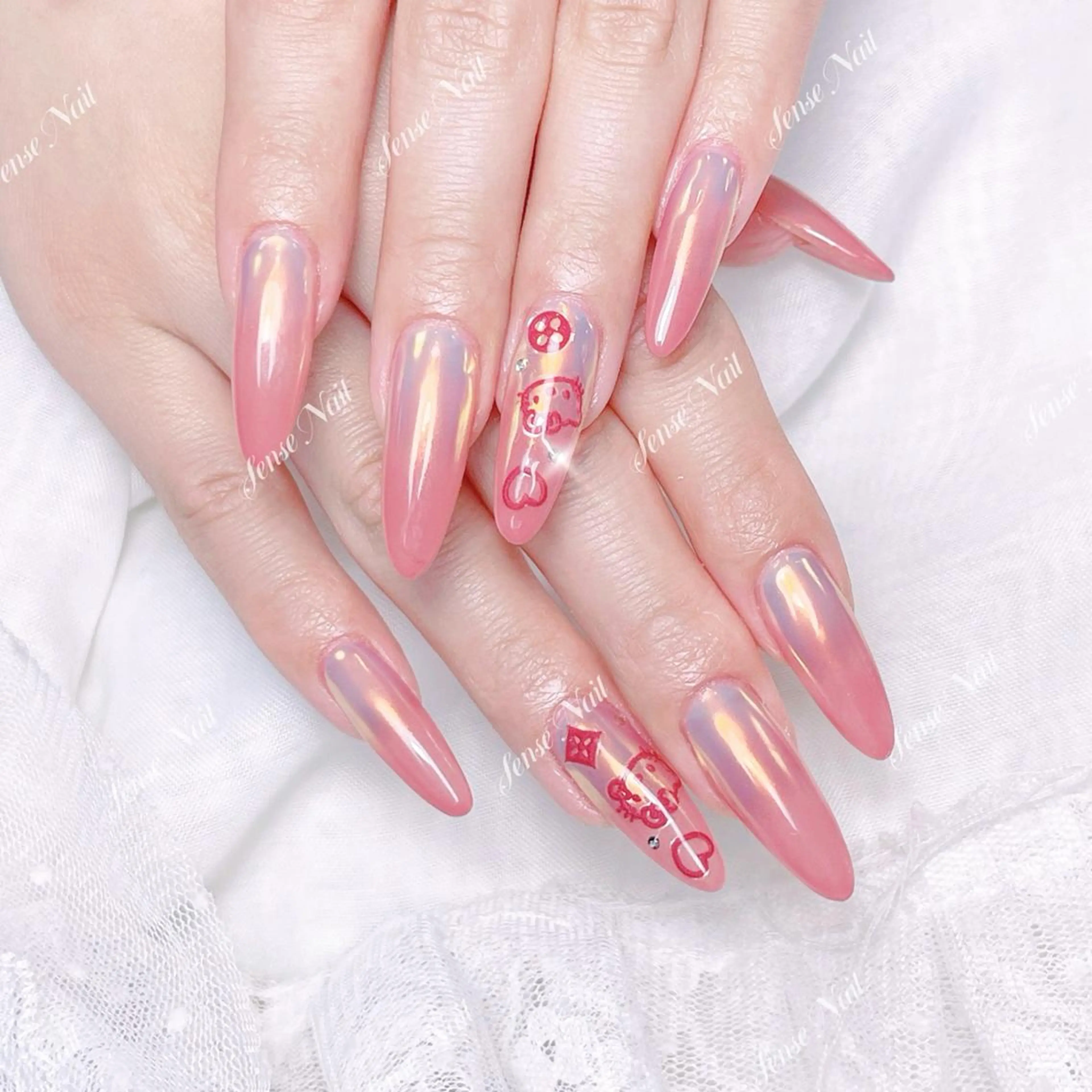ネイル ハンドネイル ハンドケア Queening 🦋のネイルデザイン
