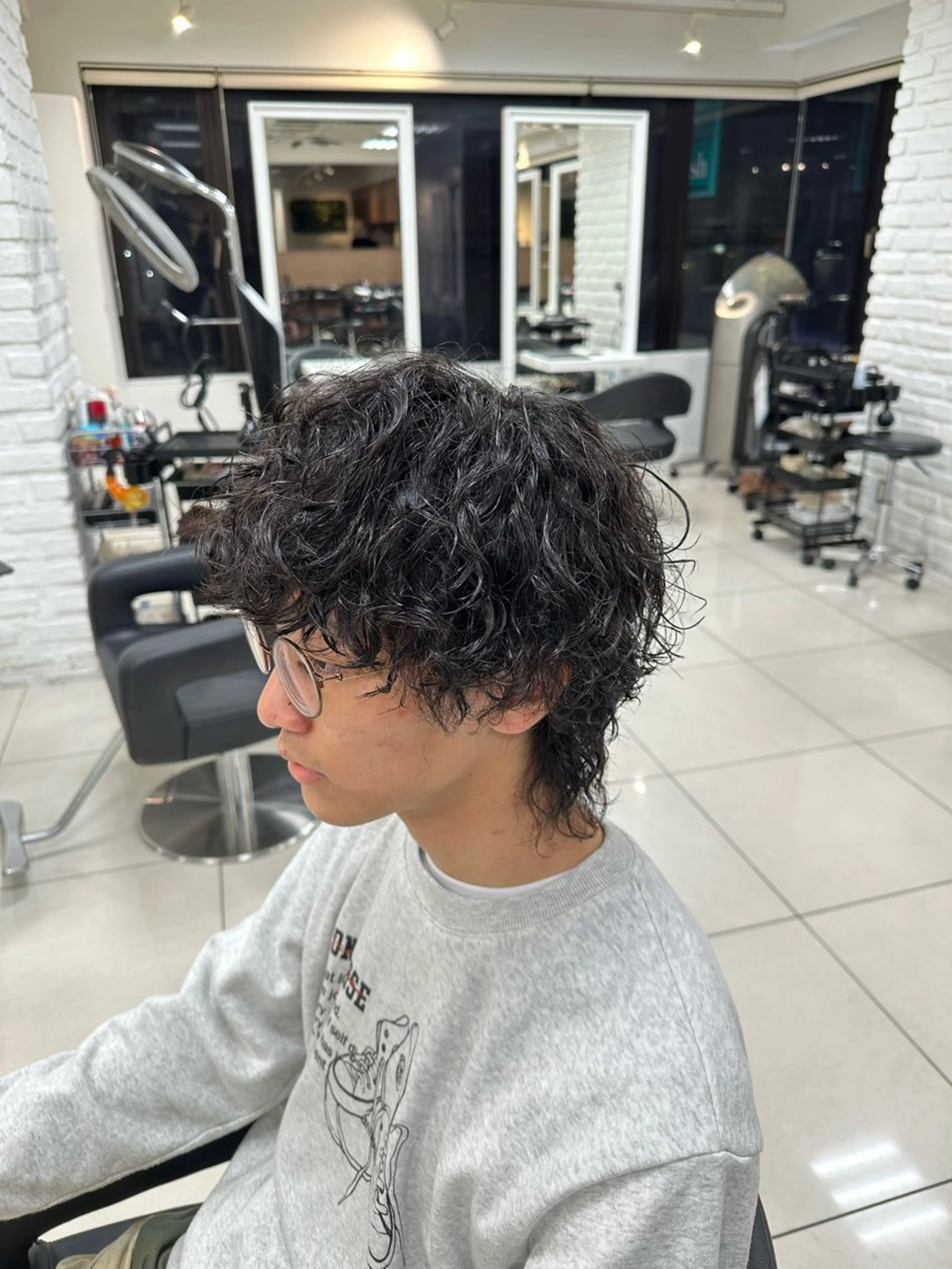 ショート パーマ メンズ メンズウルフカット ウルフカット フェザーパーマ職人 🪶ryosukeのヘアスタイル