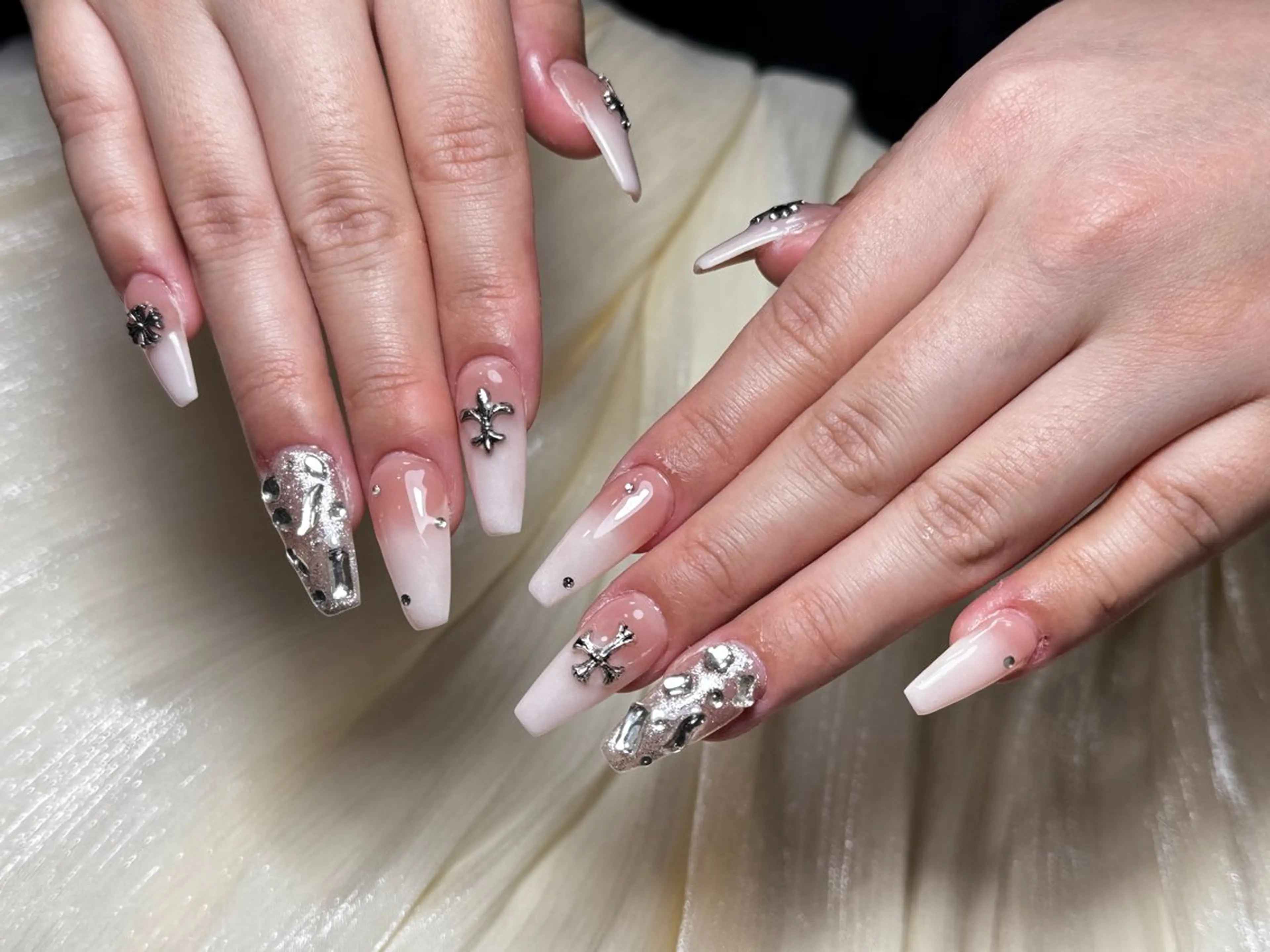 ネイル ハンドネイル ハンドケア DEMAIN- ERIのネイルデザイン