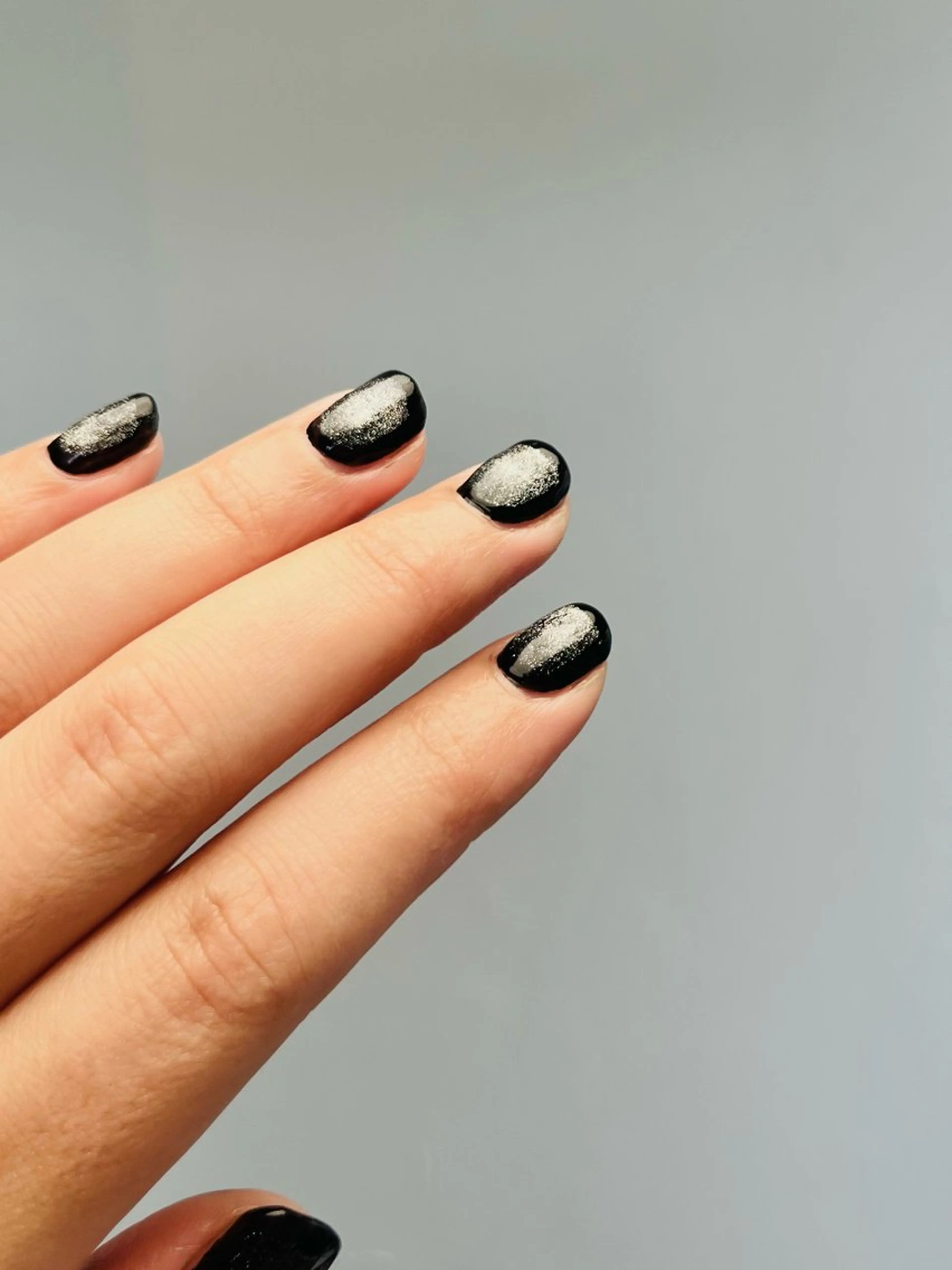 ネイル シルバー ハンドネイル Hum nail  roomのネイルデザイン