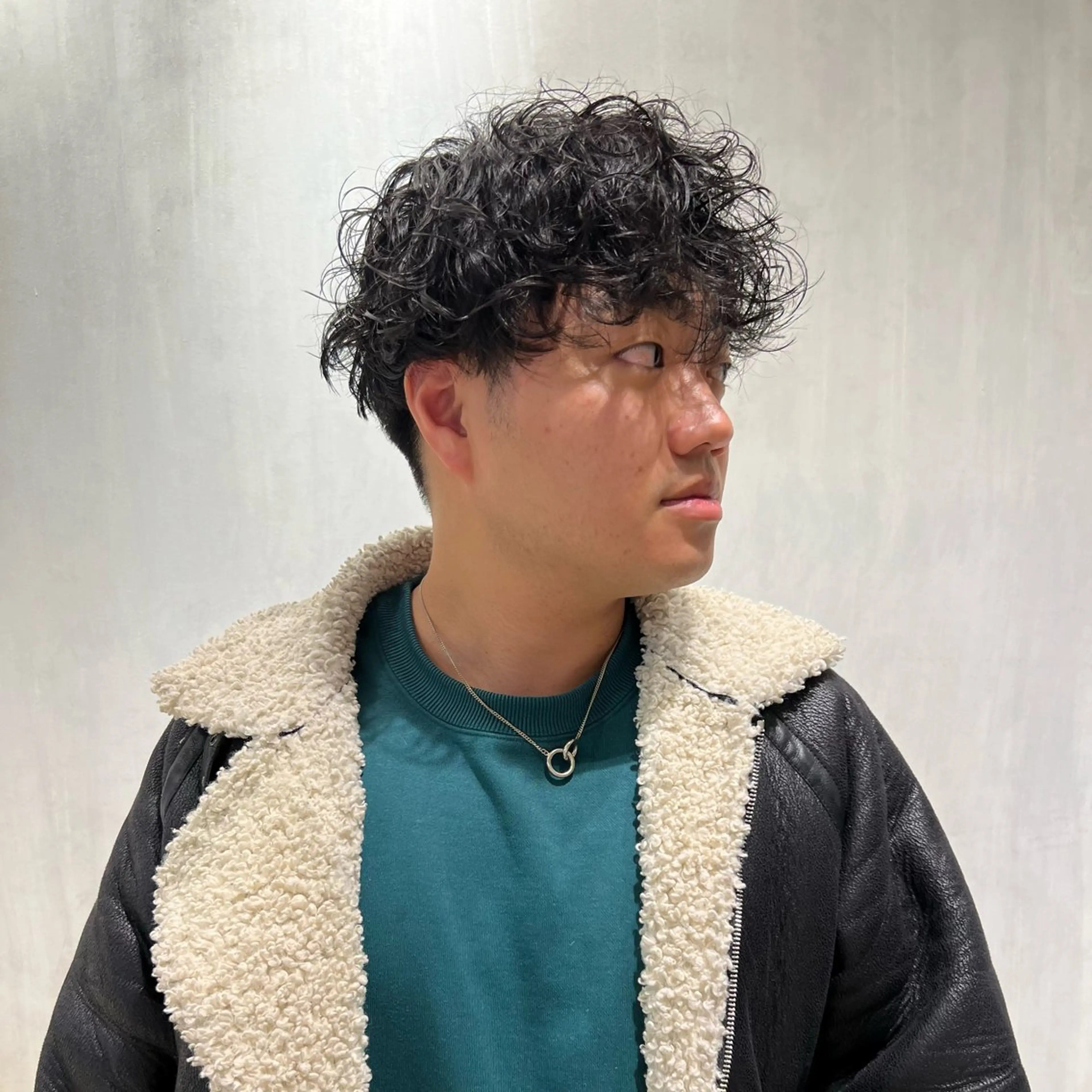 カラー メンズ マッシュ メンズパーマ 刈り上げ 波巻きパーマ カット パーマ メンズパーマ/ ハイトーン/古川晴輝のヘアスタイル