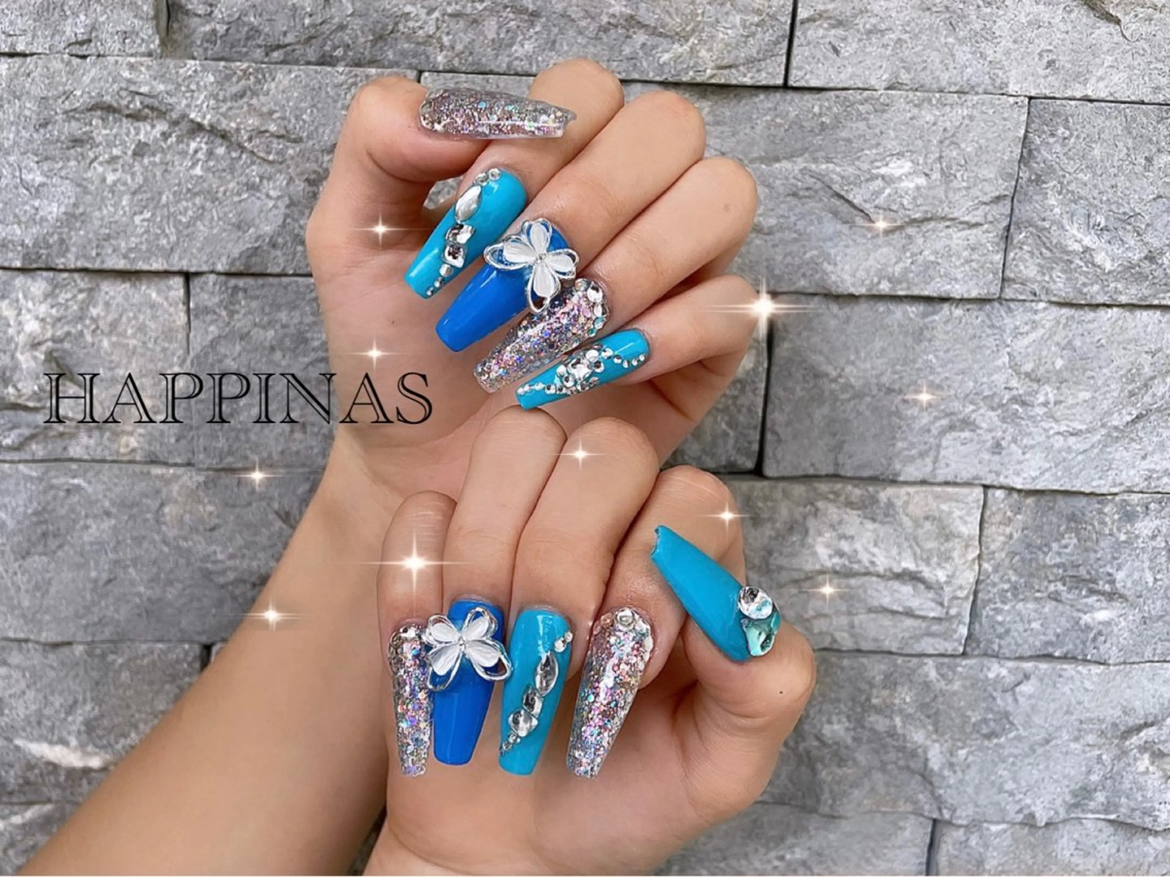 ネイル ブルー キラキラネイル ラメ(グリッター) ロングネイル スカルプネイル ハンドネイル HAPPINAS Jrネイリスト💅のネイルデザイン