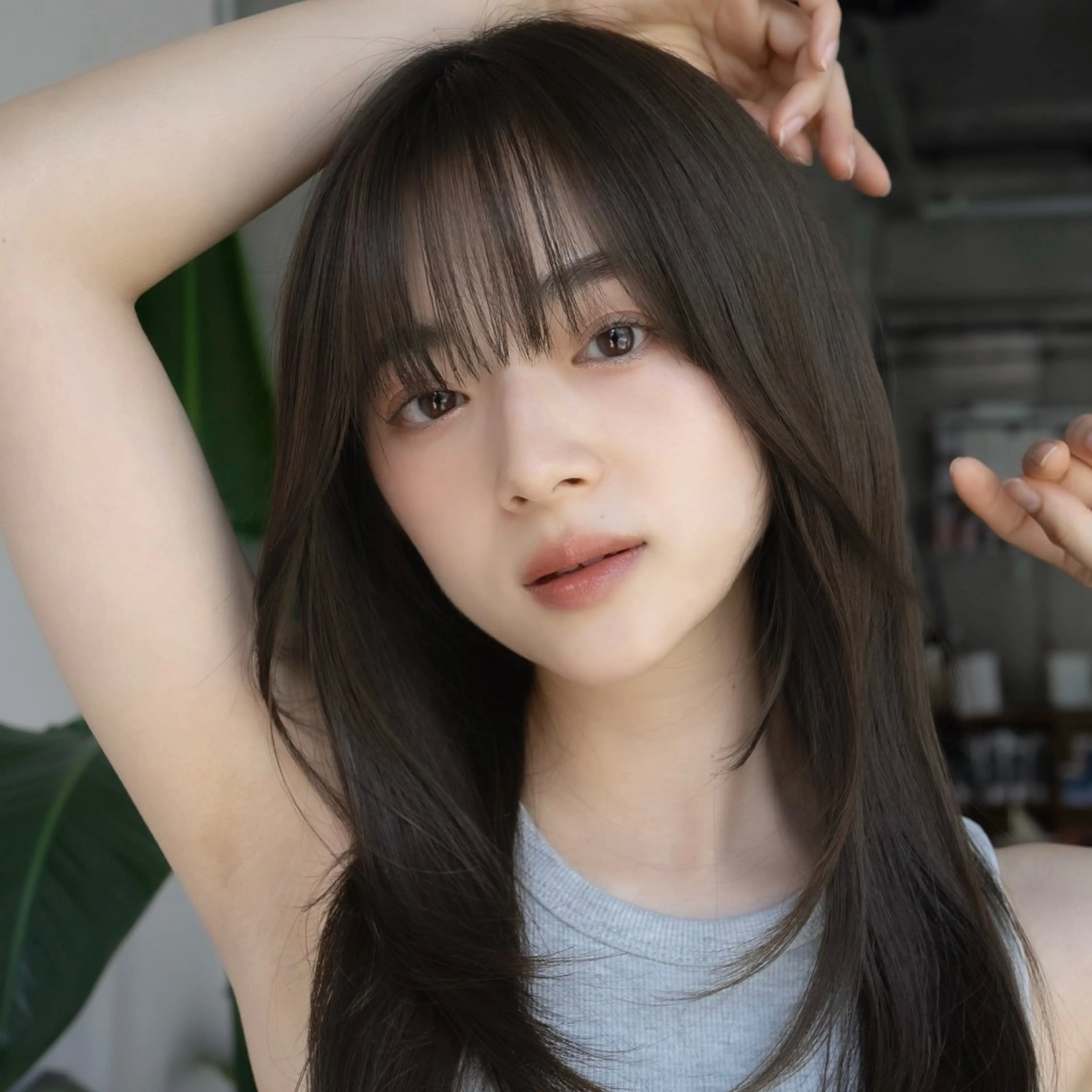 セミロング 顔周りカット レイヤーカット トリートメント 🇰🇷カ ット透明感カラー💐のヘアスタイル