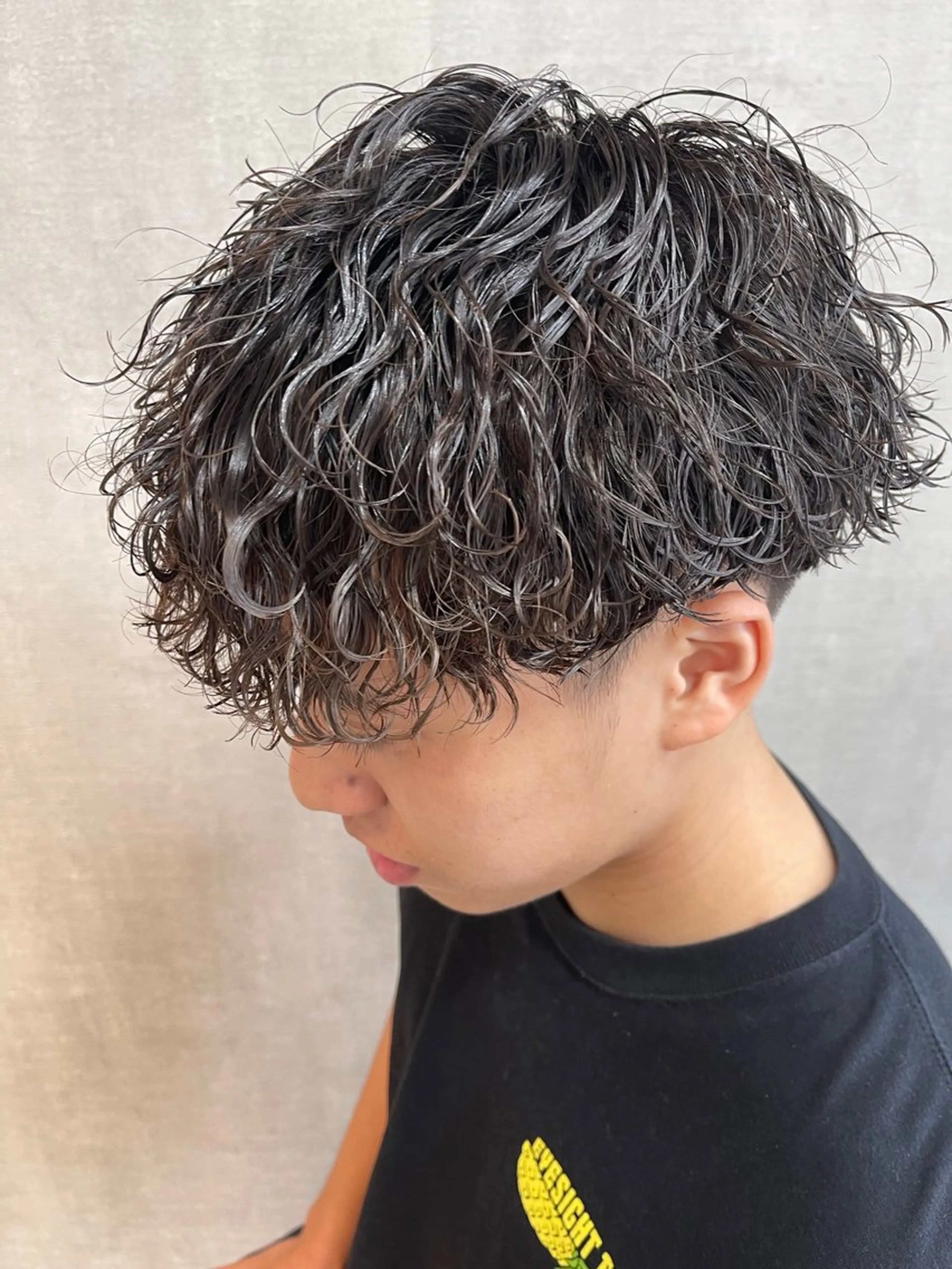 ショート パーマ メンズ メンズパーマ 波巻きパーマ カット パーマ メンズカット/メンズ パーマ/メンズ特化のヘアスタイル