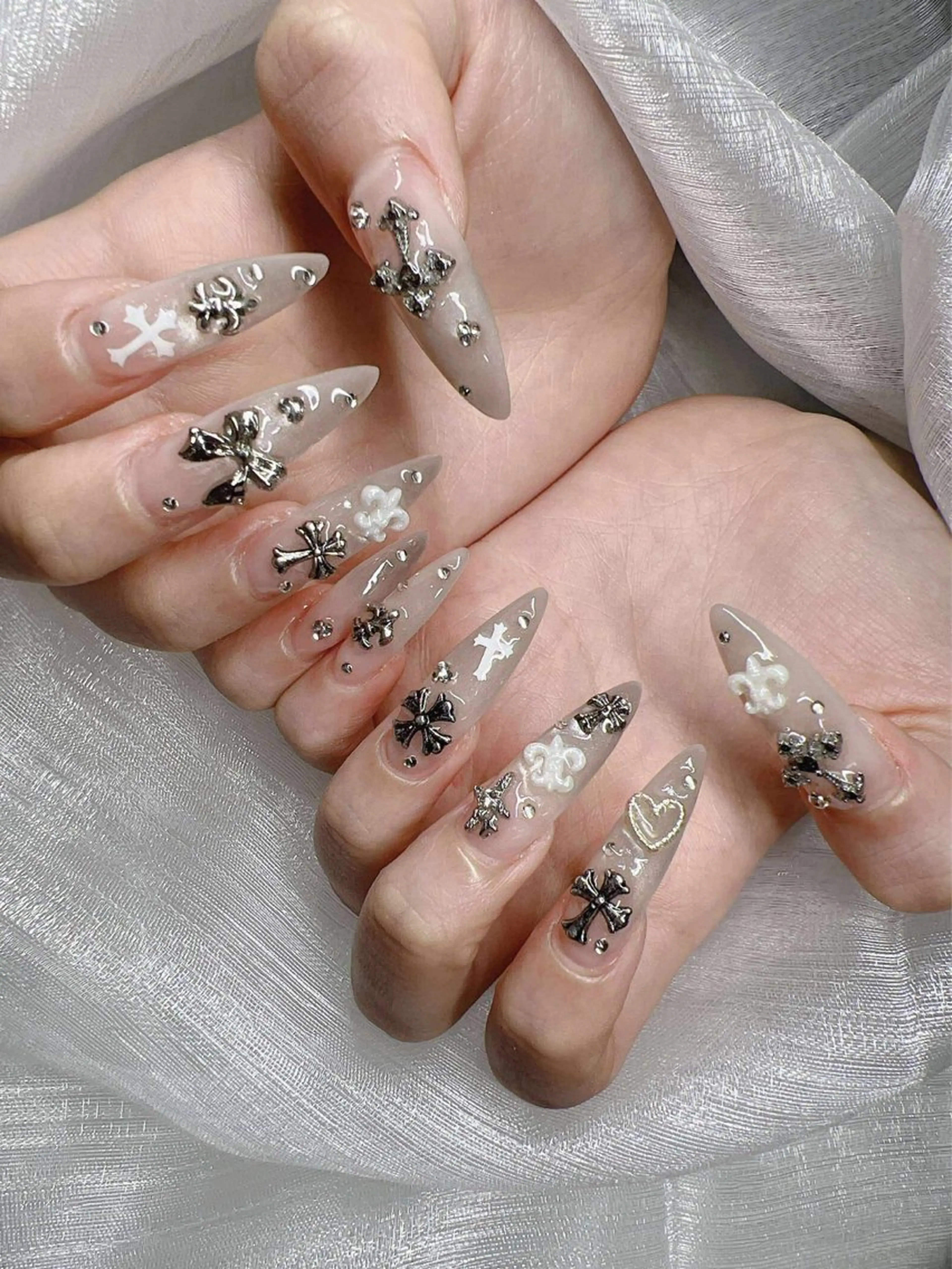 ネイル 長さ出し グラデーション 卒業式 キラキラネイル マグネットネイル ハンドネイル Lee Nailsのネイルデザイン