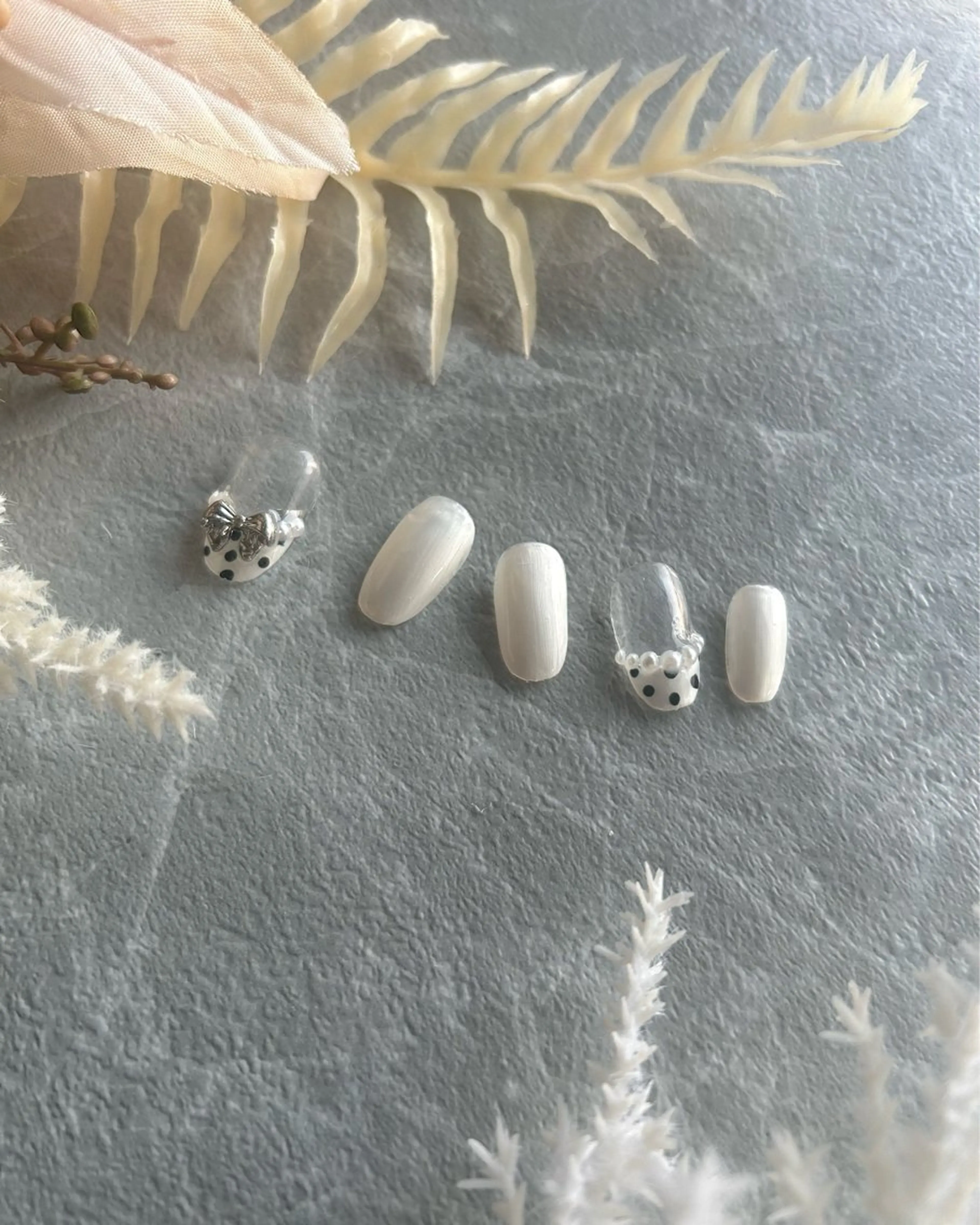 ネイル フットネイル マグネットネイル オフィスネイル シンプルネイル 冬ネイル ハンドネイル Lilvera所属・中村 春菜のネイルデザイン