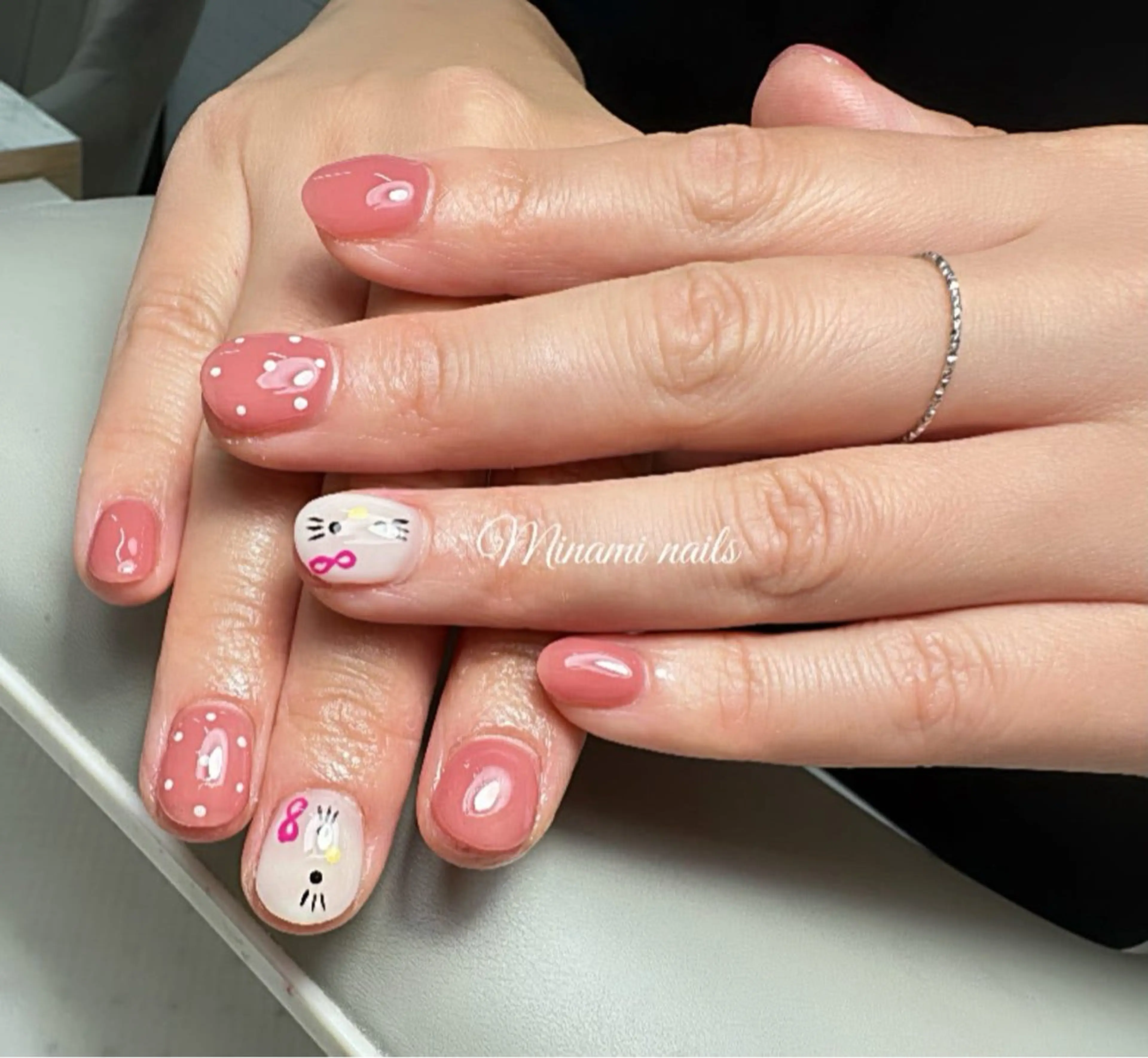 ネイル ドット ピンク リボン ハンドネイル minamiネイル トユイのネイルデザイン