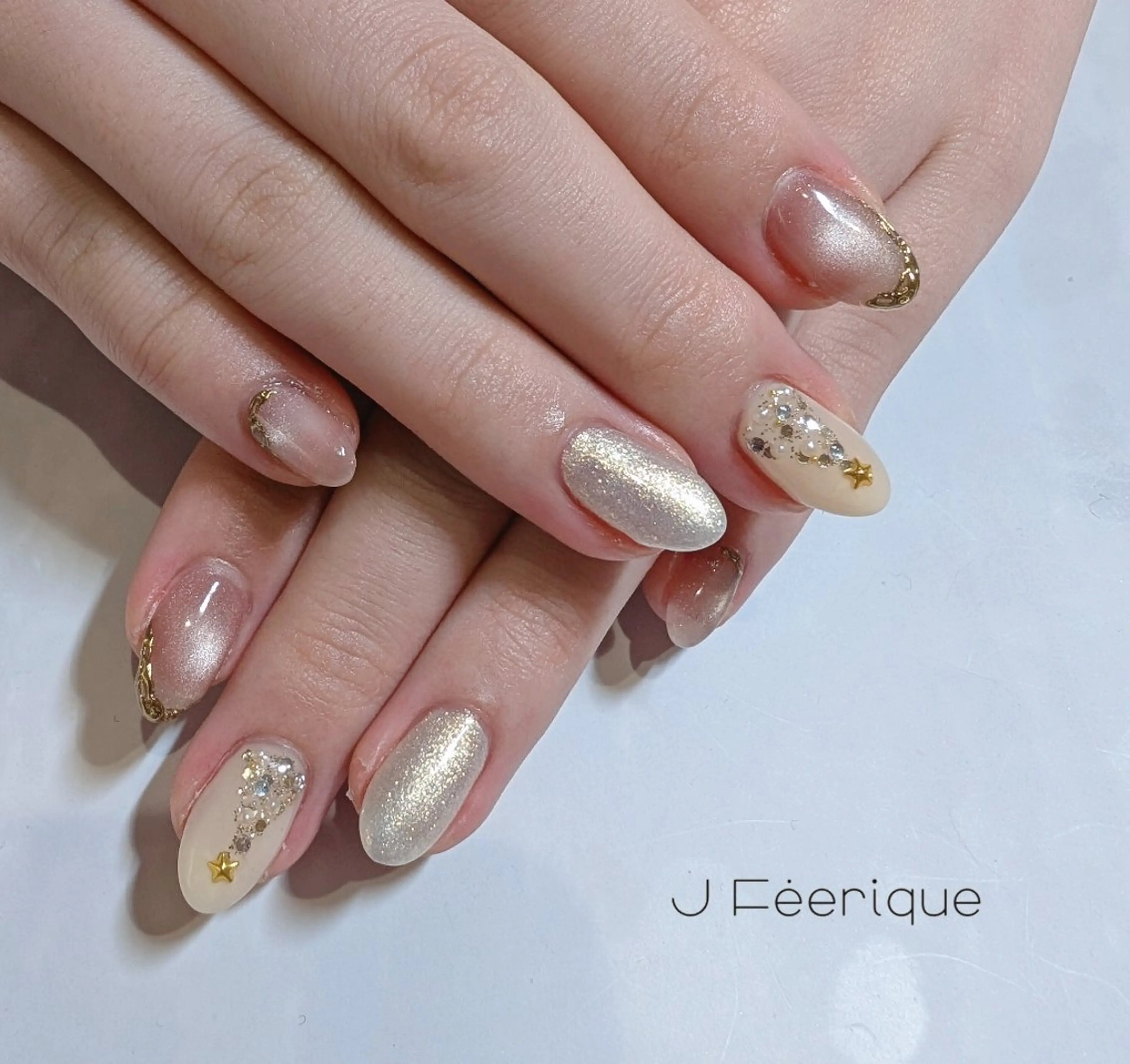 ネイル Eri 歴8年 / 南森町ネイル💅のネイルデザイン