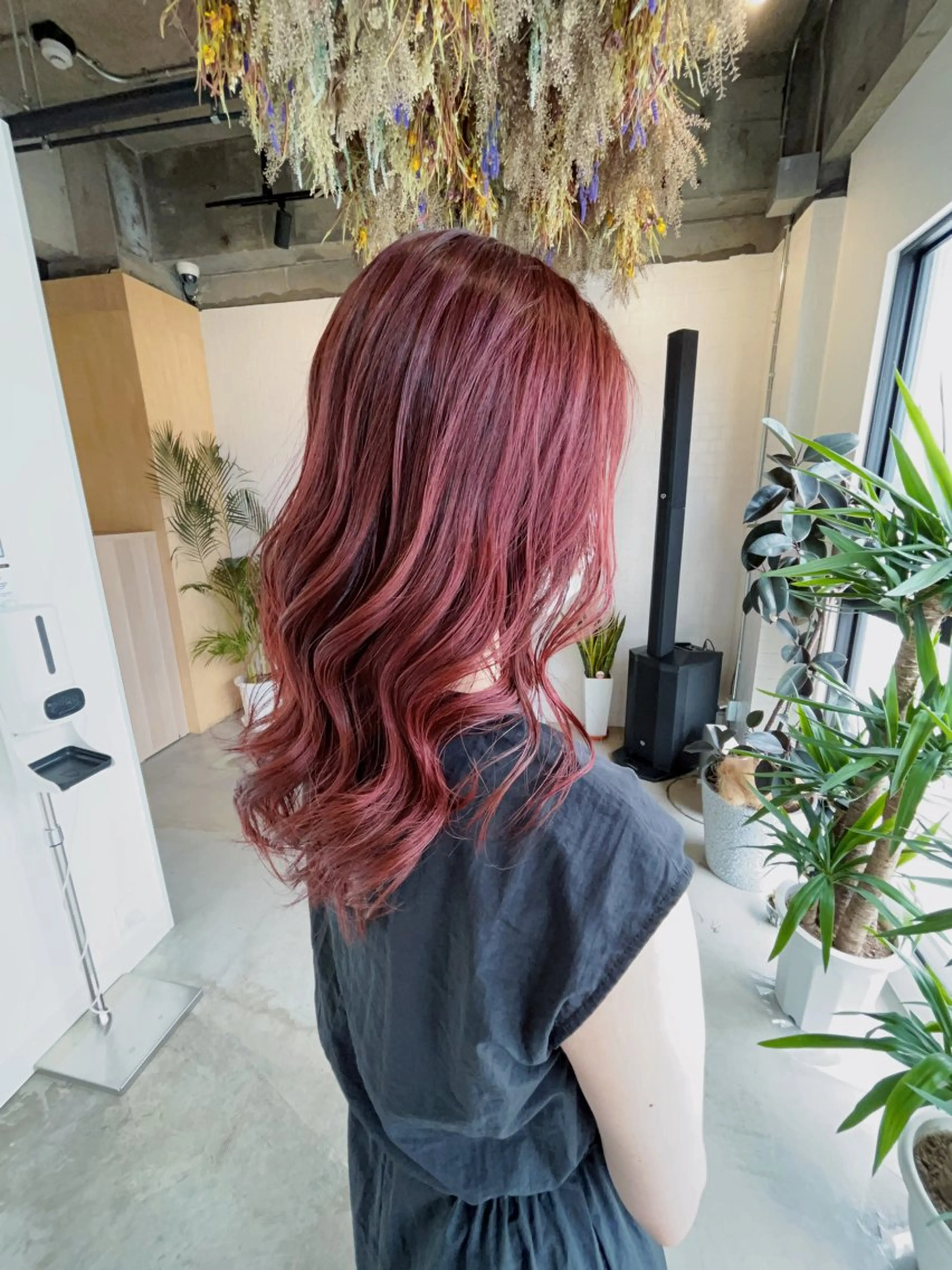 ロング カラー ピンクカラー レッドカラー StarT所属・StarT大分 高橋勇貴のヘアスタイル
