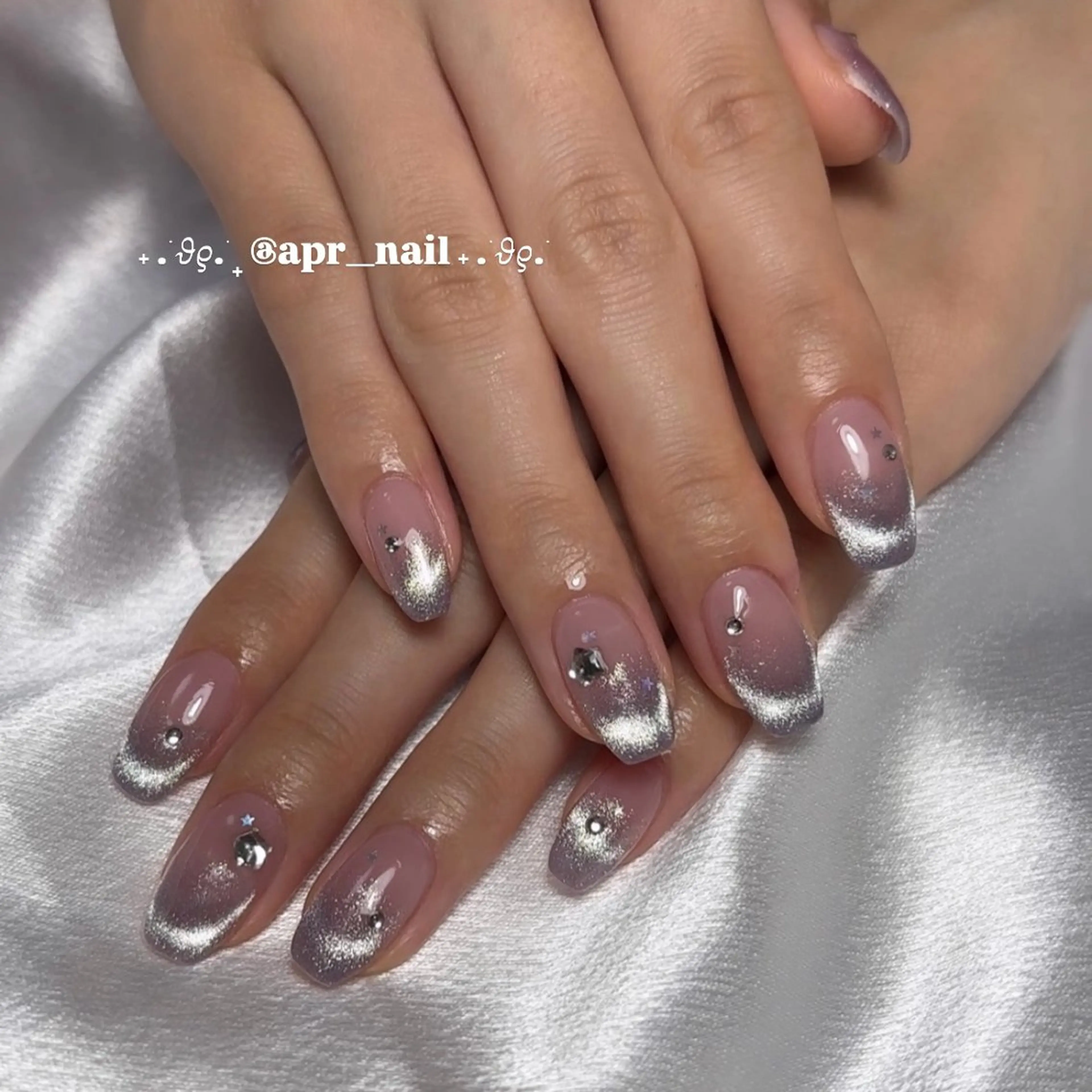 ネイル フレンチネイル マグネットネイル マグネットフレンチ ハンドネイル Nailsalon apricotのネイルデザイン