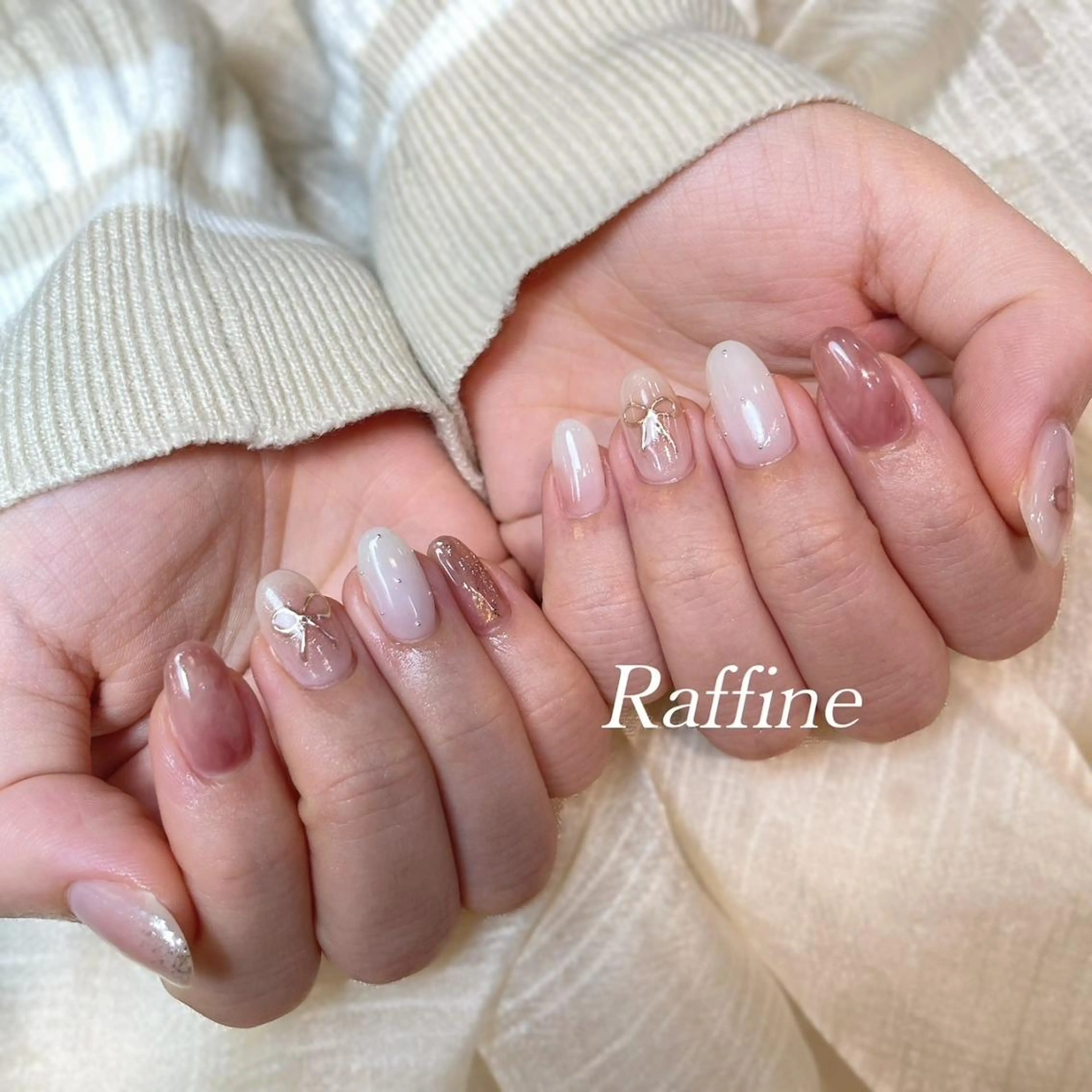 ネイル ハンドネイル RAFFINE 月🦋🩵のネイルデザイン