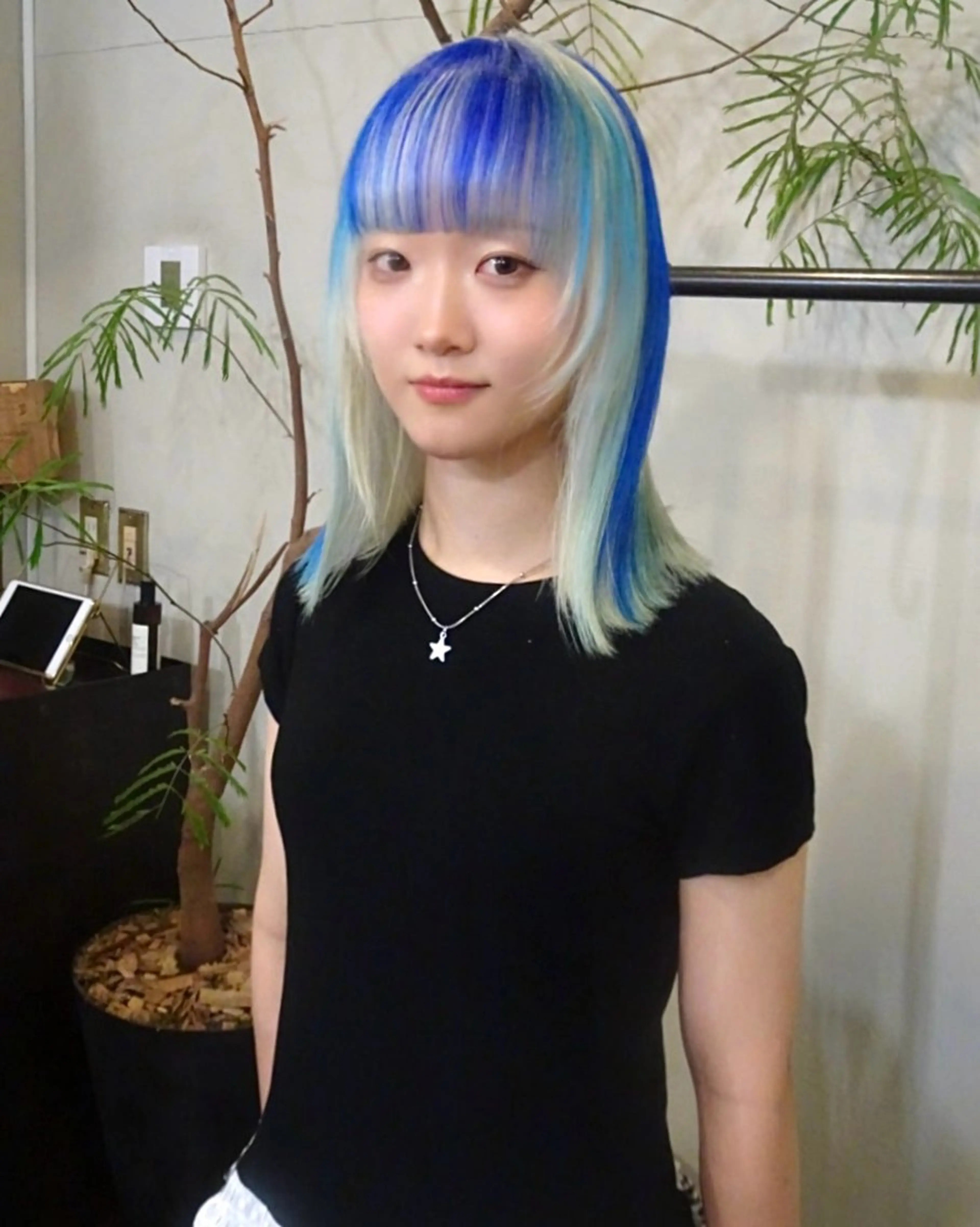 ミディアム カラー 抜きっぱなしブロンド ブロンド ヘアカラー ニュアンスヘア🪡 nenekaのヘアスタイル