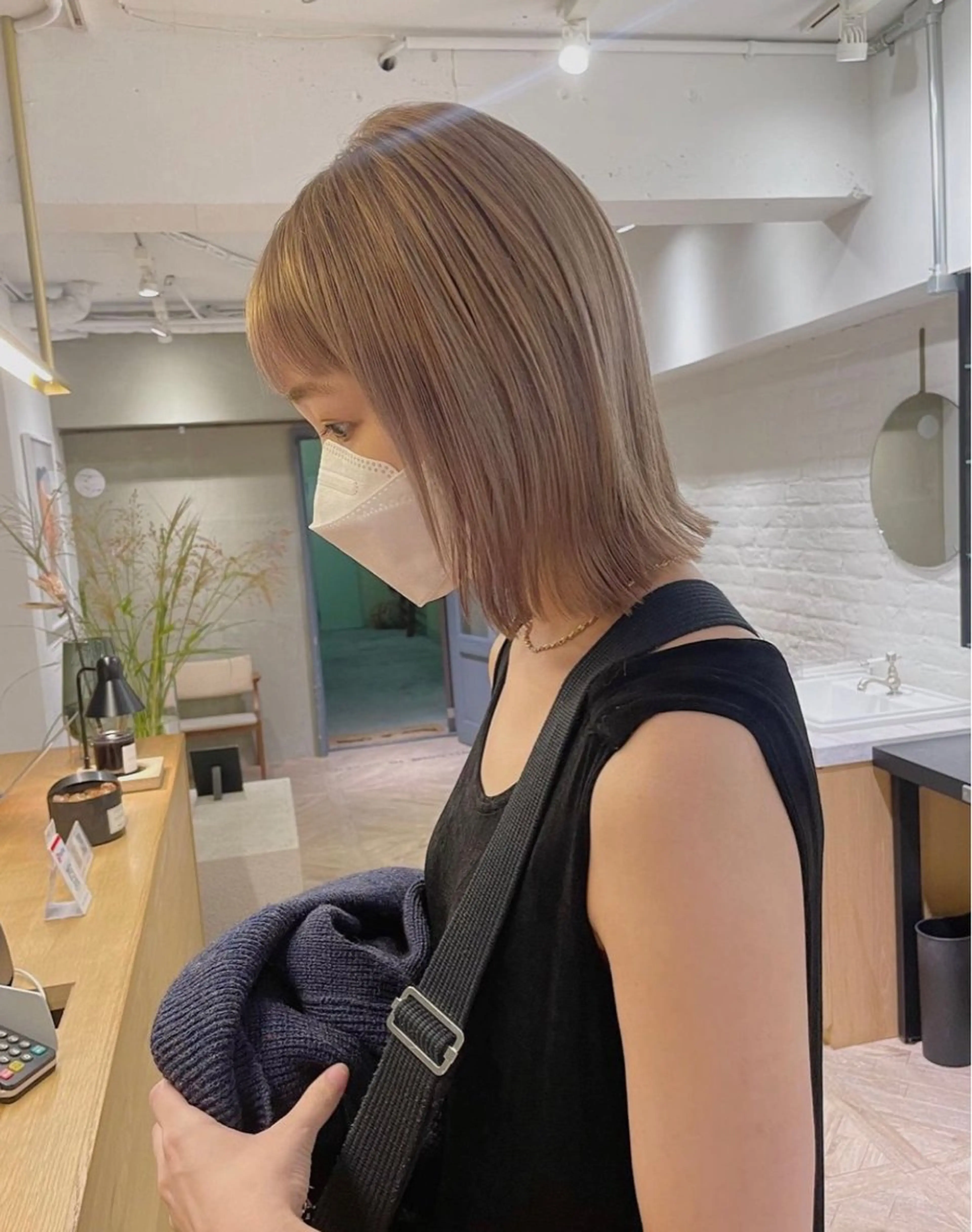 ミディアム カラー ベージュカラー ブリーチ 透明感カラー ヘアカラー ハイトーン大好き 美容師🕊️aiのヘアスタイル