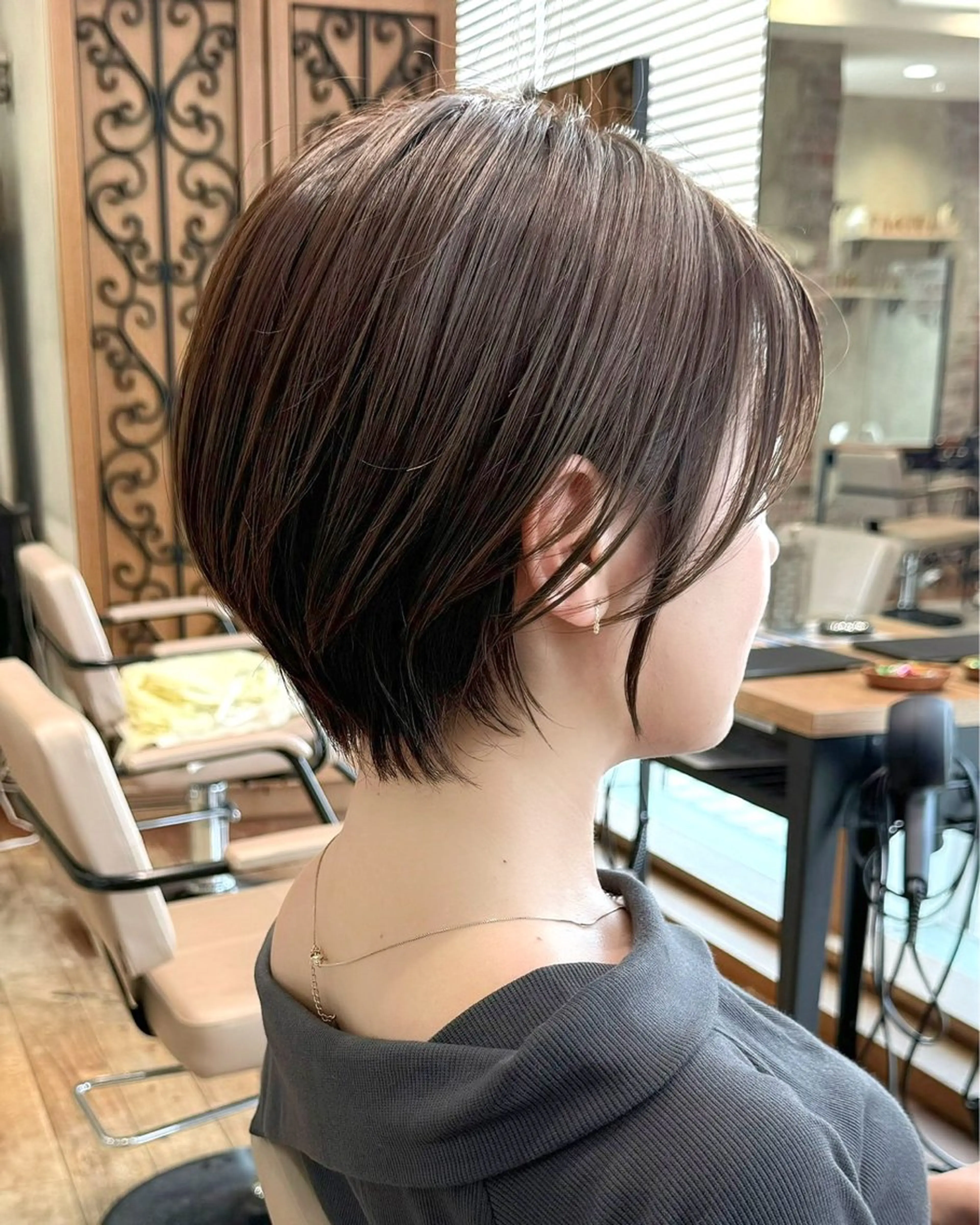 ショート カラー カット ヘアカラー トリートメント 💍新宿ショート 💍岩田莉奈のヘアスタイル