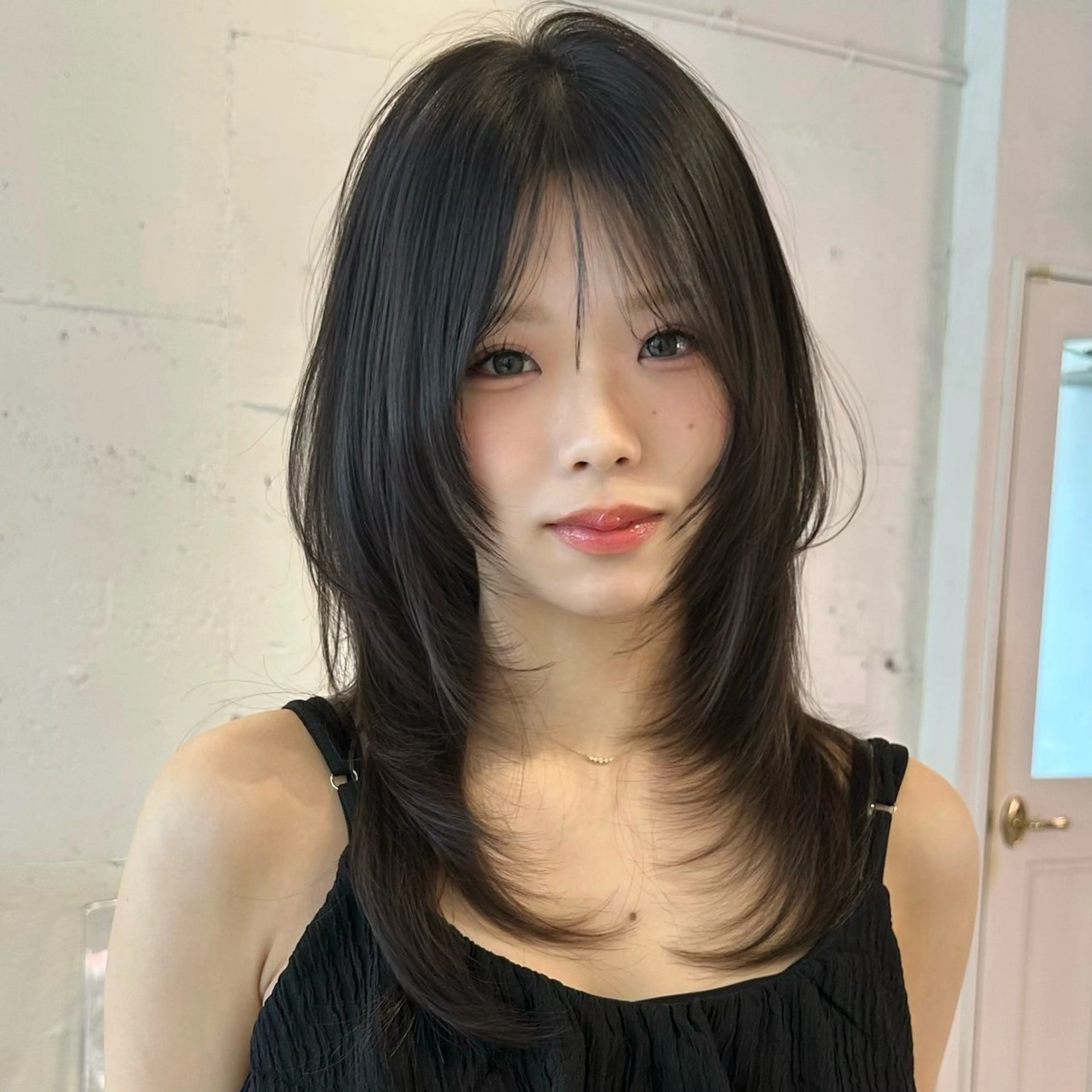 ミディアム カット ヘアカラー トリートメント 🌹ハッシュカット、 レイヤー韓国ヘア🌹のヘアスタイル