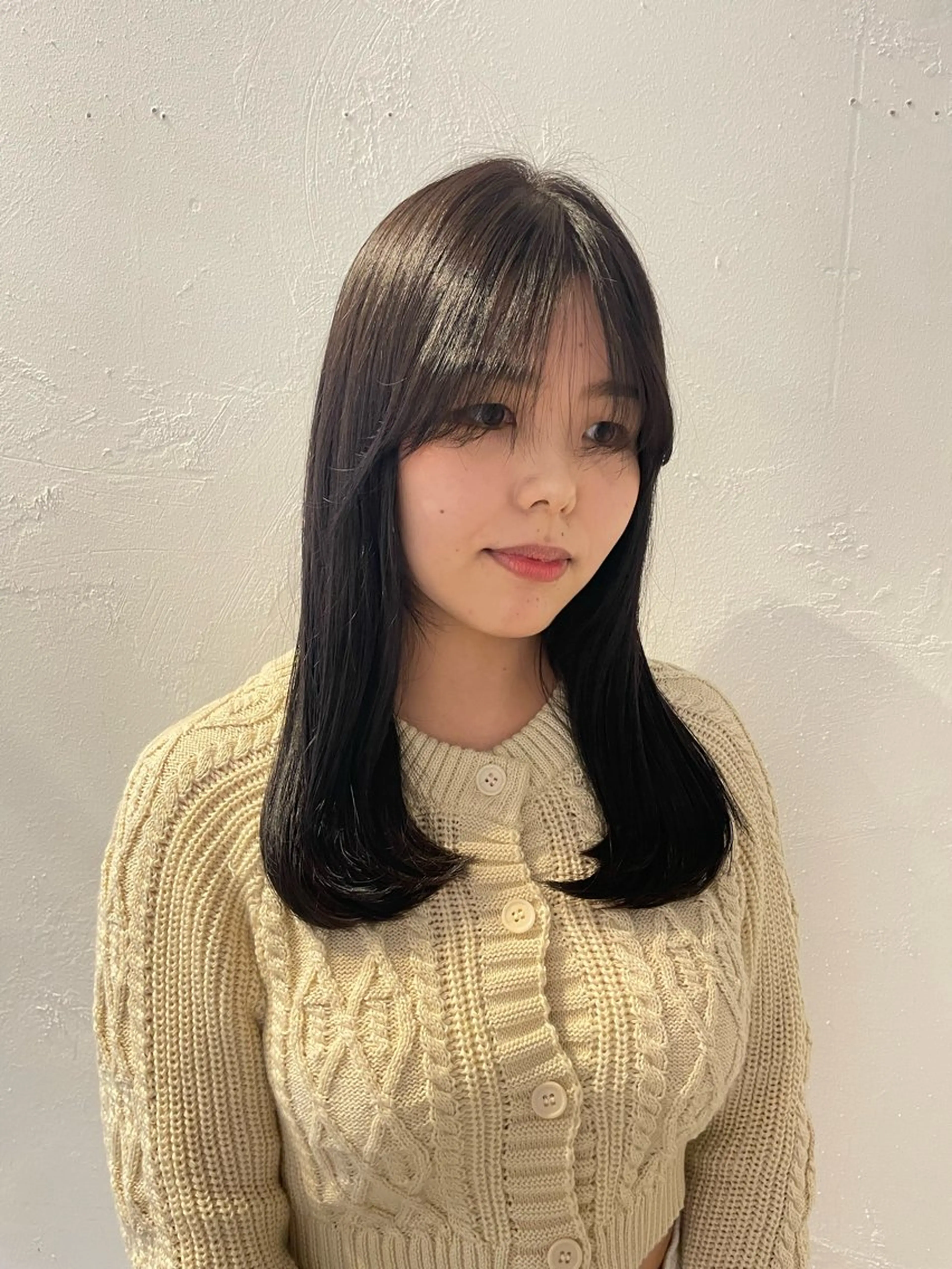 セミロング カラー ヘアアレンジ mina / 透明感ベージュカラーのヘアスタイル