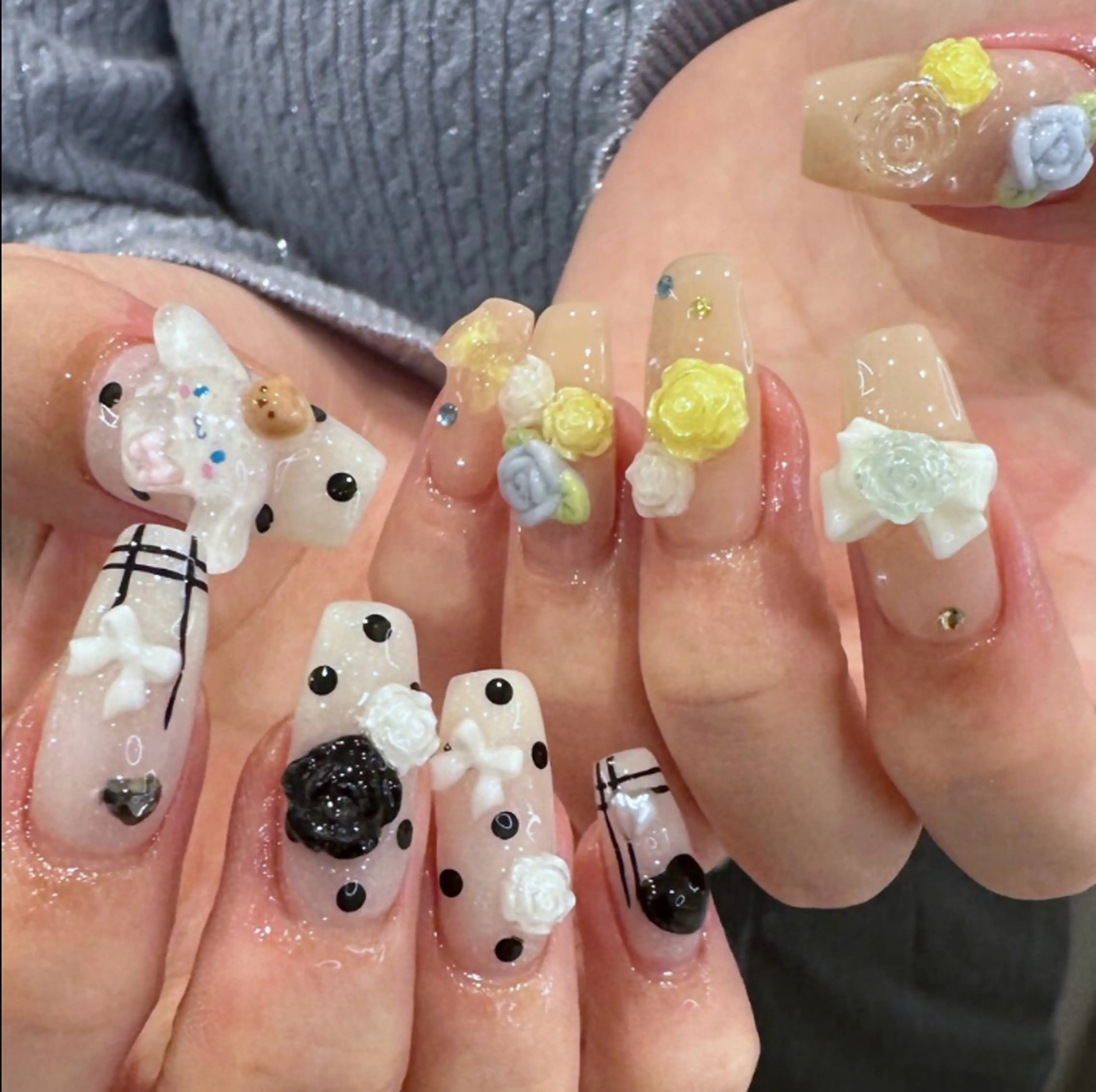 ネイル 長さ出し グラデーション キラキラネイル 韓国ネイル ラメ(グリッター) ハンドネイル ハンドケア Chisa Nail Studio所属・リ リのネイルデザイン