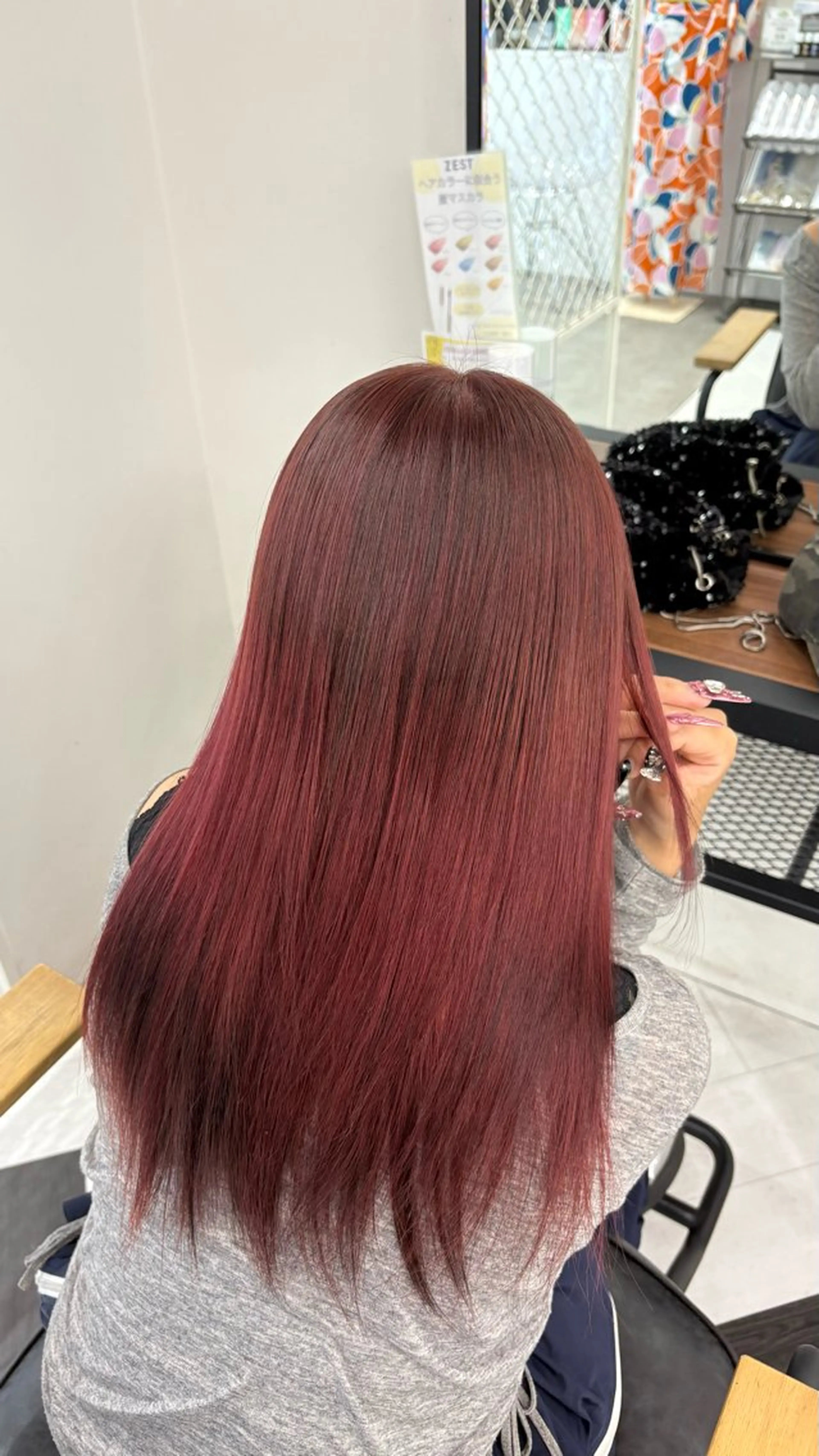 ロング カラー ヘアカラー 似合わせカラー✩.* ハイトーン/リナのネイルデザイン