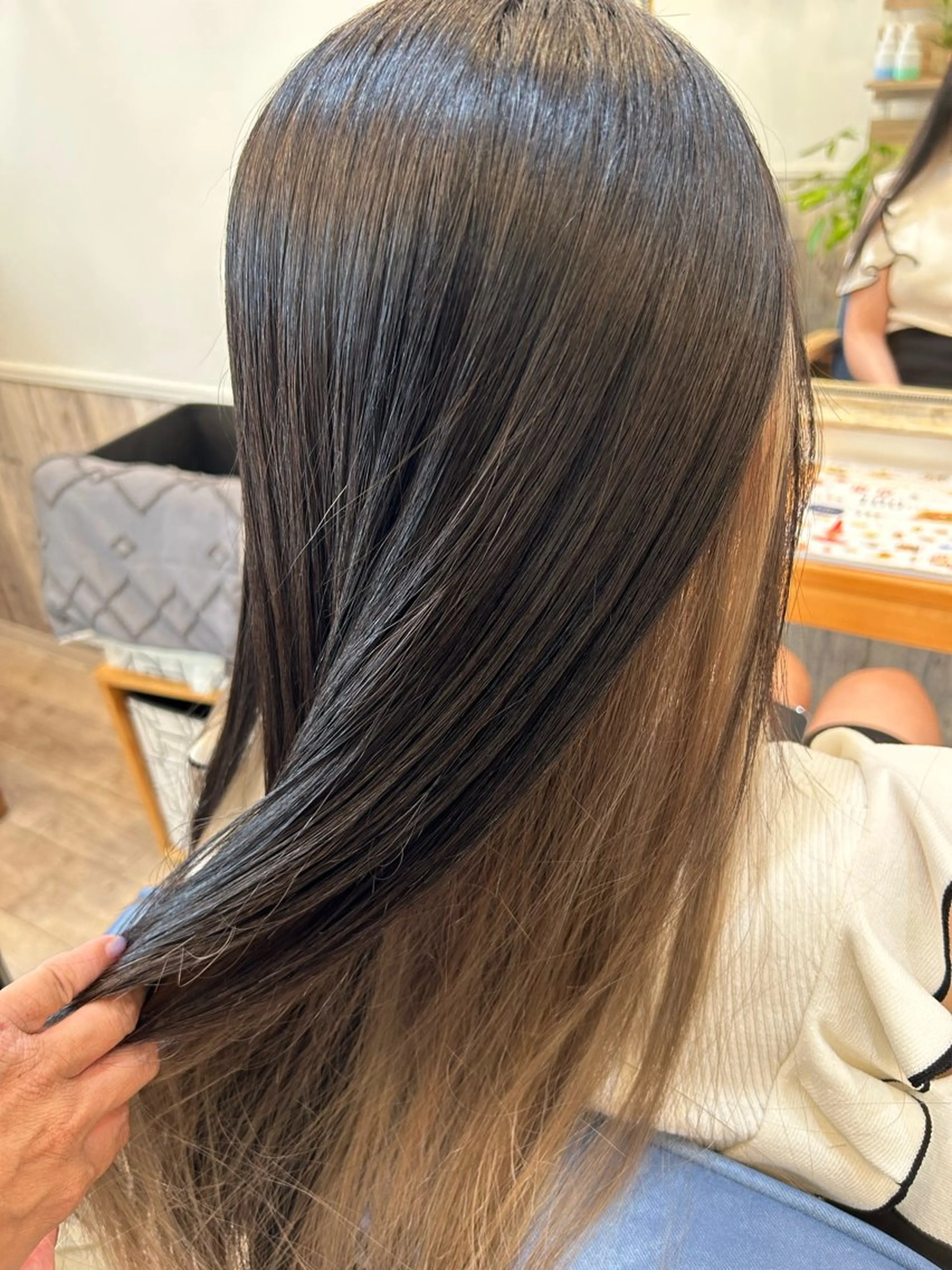 ロング カラー インナーカラー カット ヘアカラー トリートメント Hair  salon Orchid所属・✨透明感カラー✨小形 大美✨のヘアスタイル