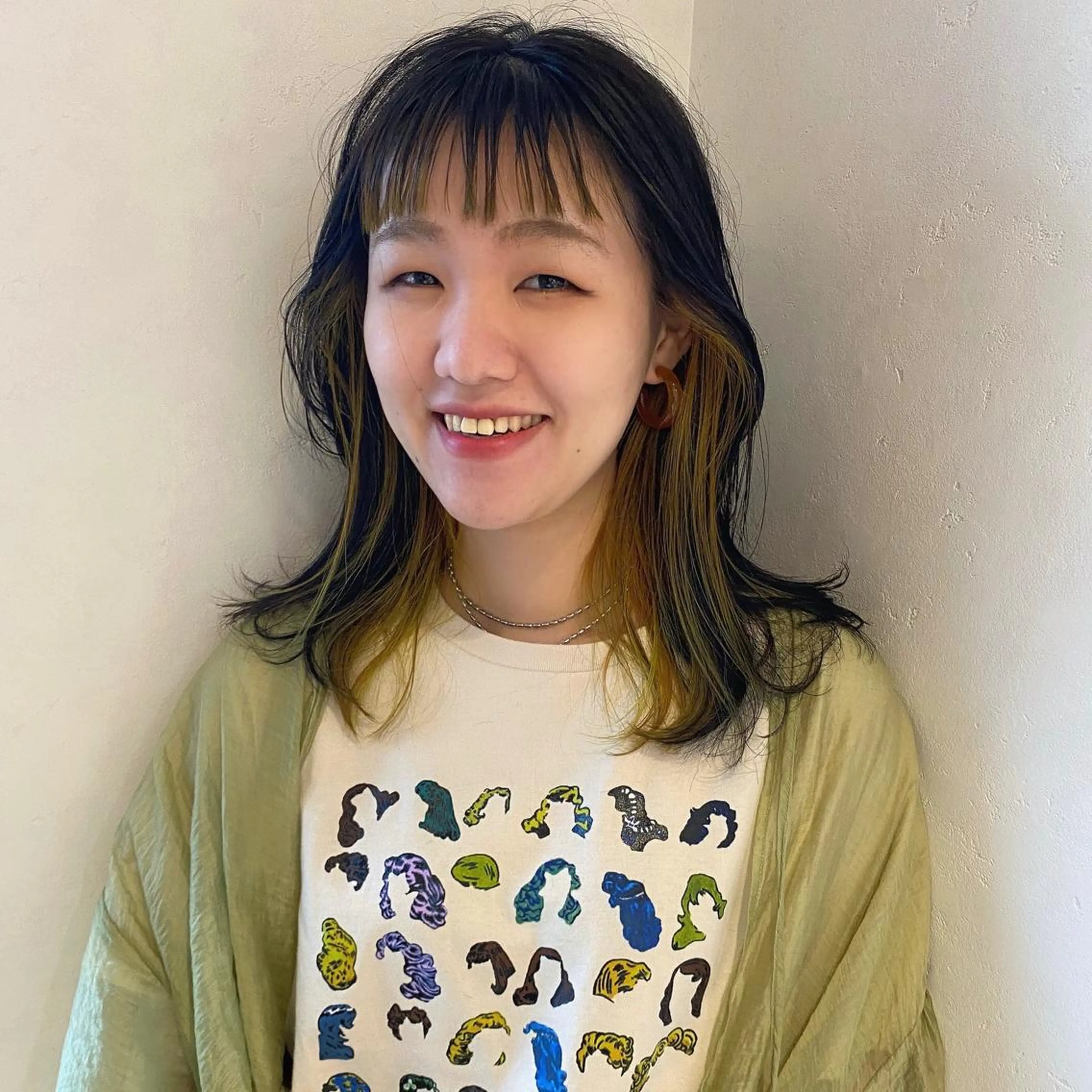 セミロング カラー イエローカラー irwi/イルウィ所属・miku🎀門前仲町 ブリーチ・レイヤーのヘアスタイル