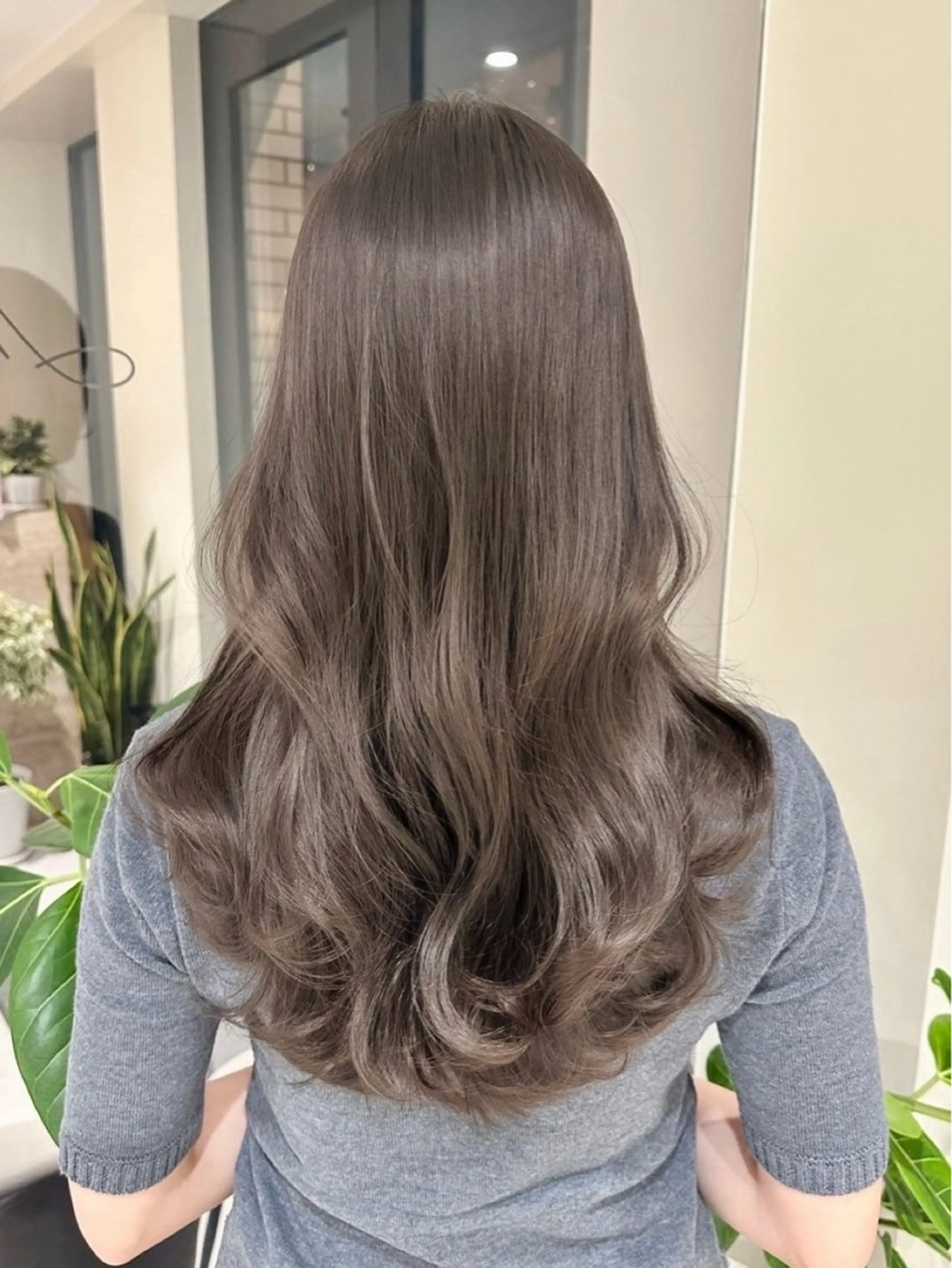 ロング カラー ベージュカラー イルミナカラー シアーベージュ カット ヘアカラー トリートメント 透明感カラー🌿 グレージュ🐺陽介のヘアスタイル