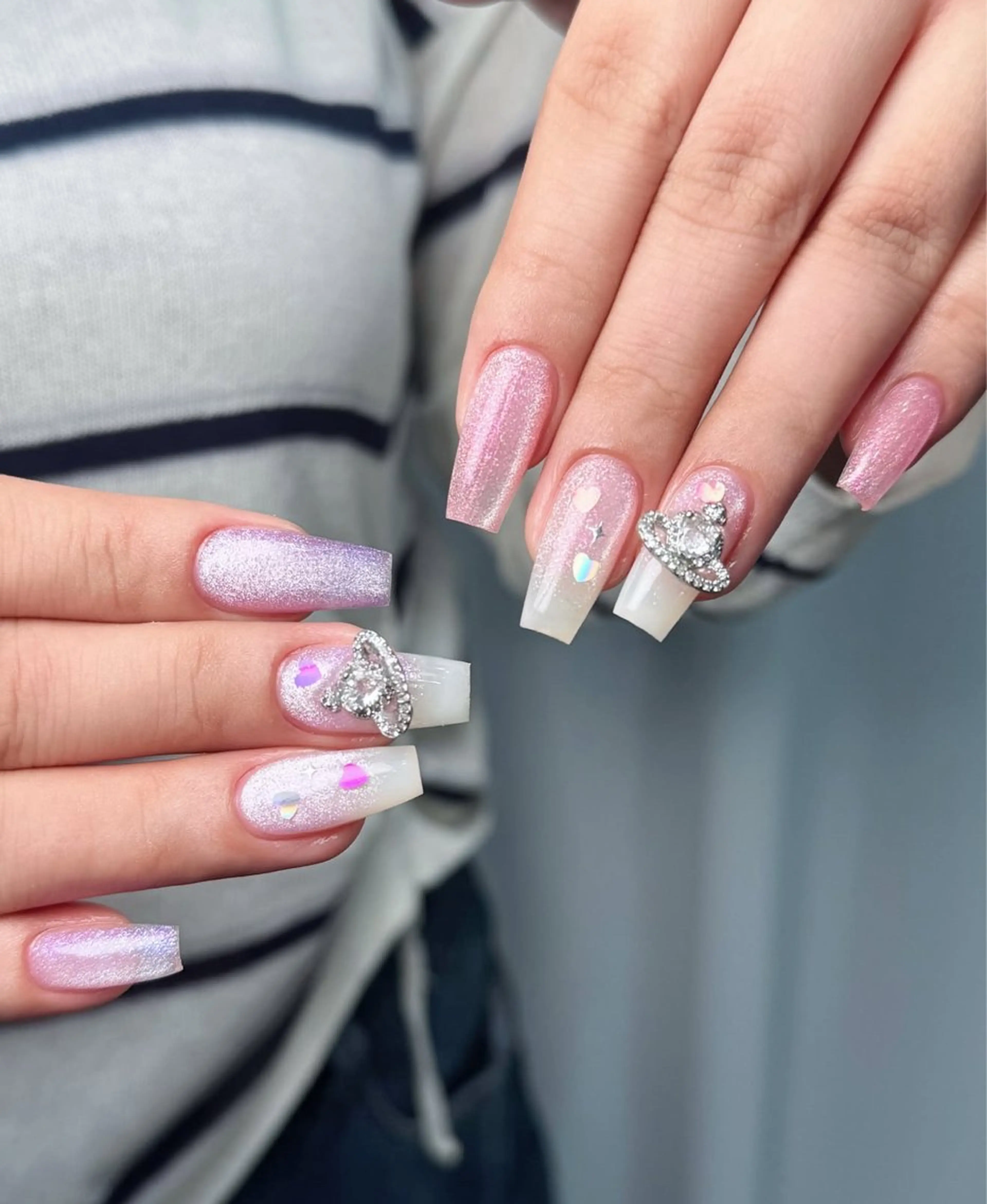 ネイル キラキラネイル マグネットネイル ミラーネイル ニュアンスネイル ワンホンネイル ハンドネイル Lyna 池袋のネイルデザイン