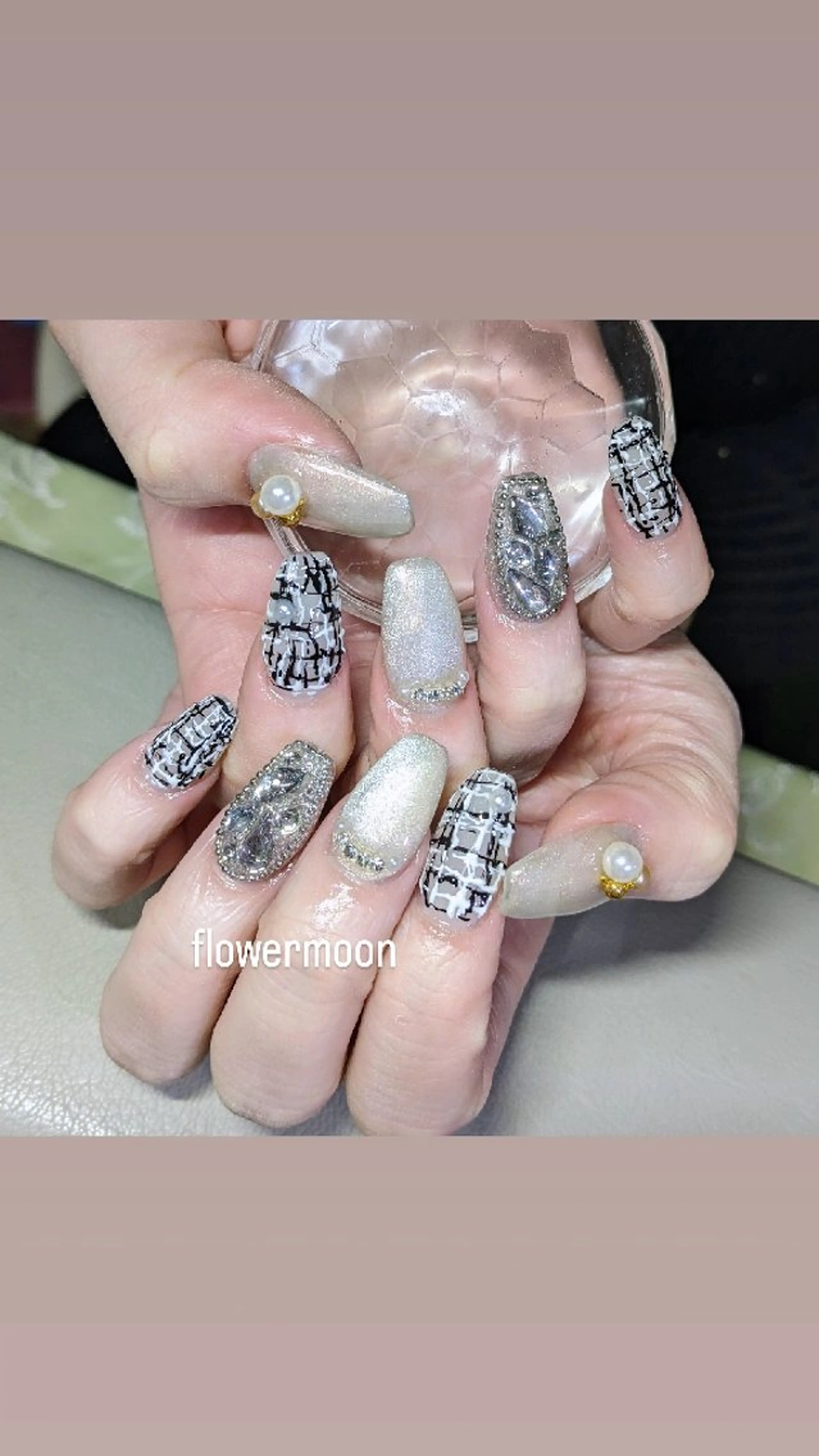 ネイル マグネットネイル ツイードネイル ハンドネイル ハンドケア フラワー ムーンのネイルデザイン