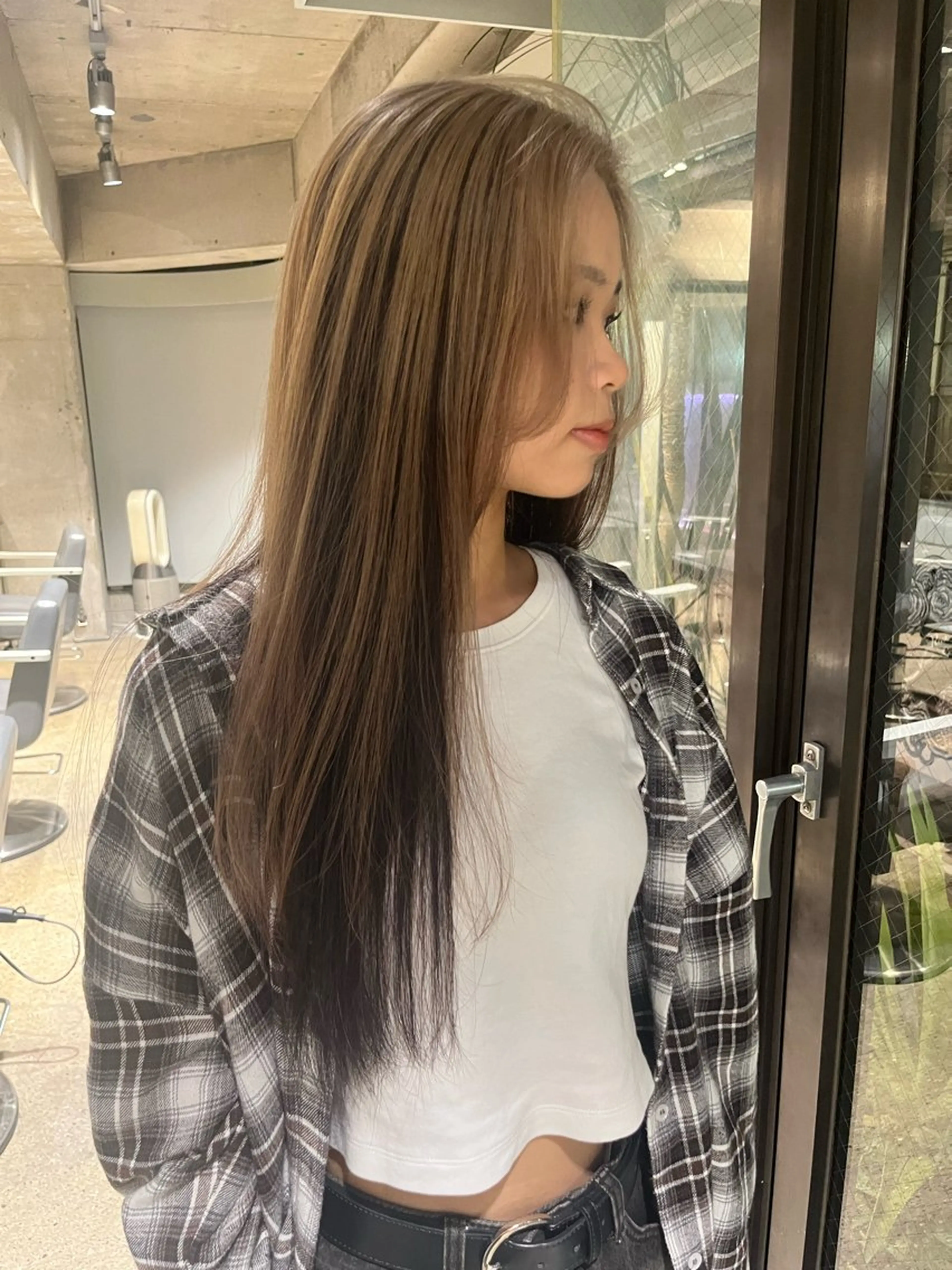 ロング ヘアカラー 愛瑠奈 erunaのヘアスタイル