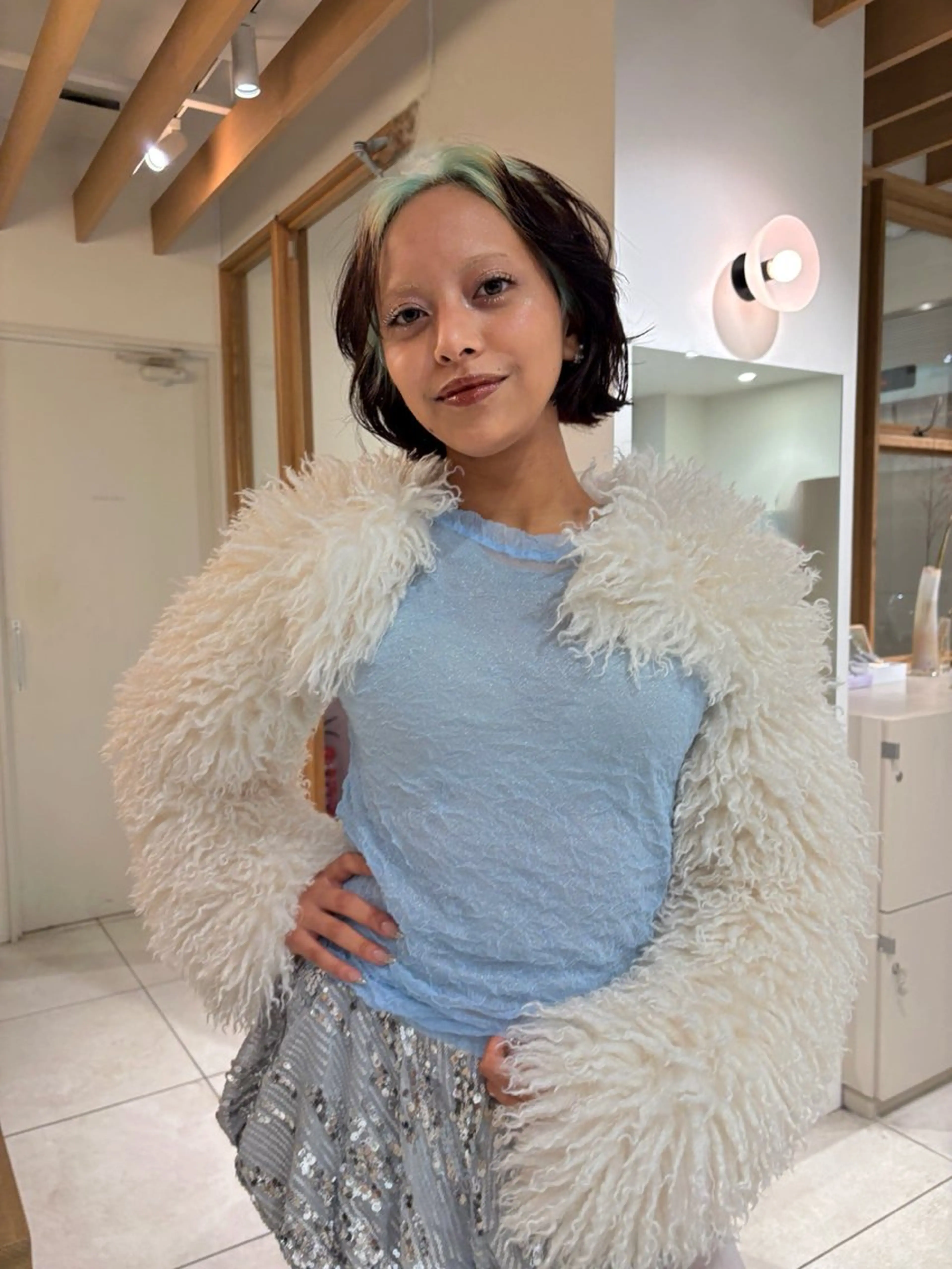 ミディアム カラー カット ヘアカラー トリートメント キタ リオナのヘアスタイル