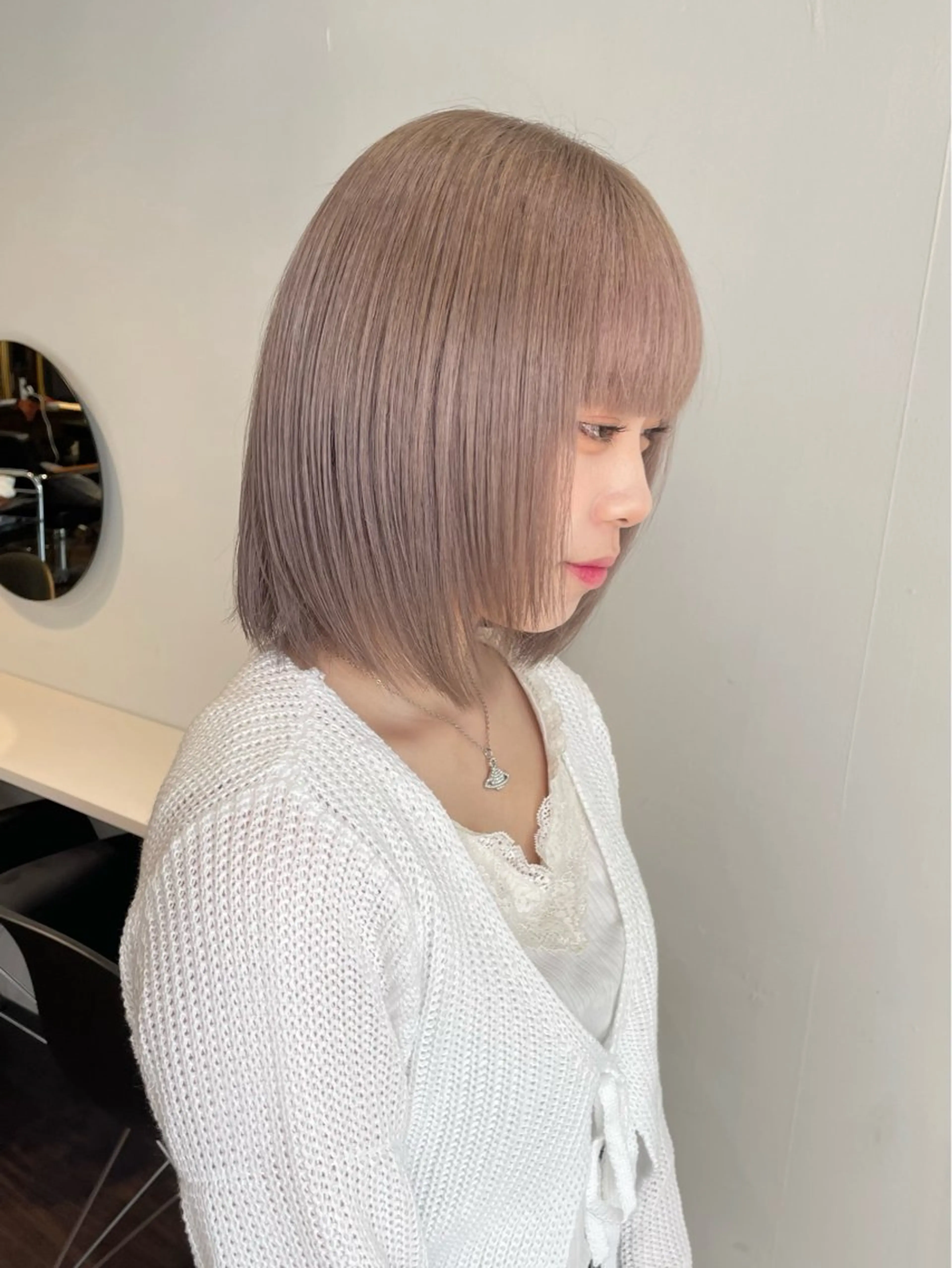 ミディアム カラー ヘアアレンジ ベージュカラー ブリーチ ブロンド ダブルカラー グレージュ mao透明感カラー 似合わせヘアメイクのヘアスタイル