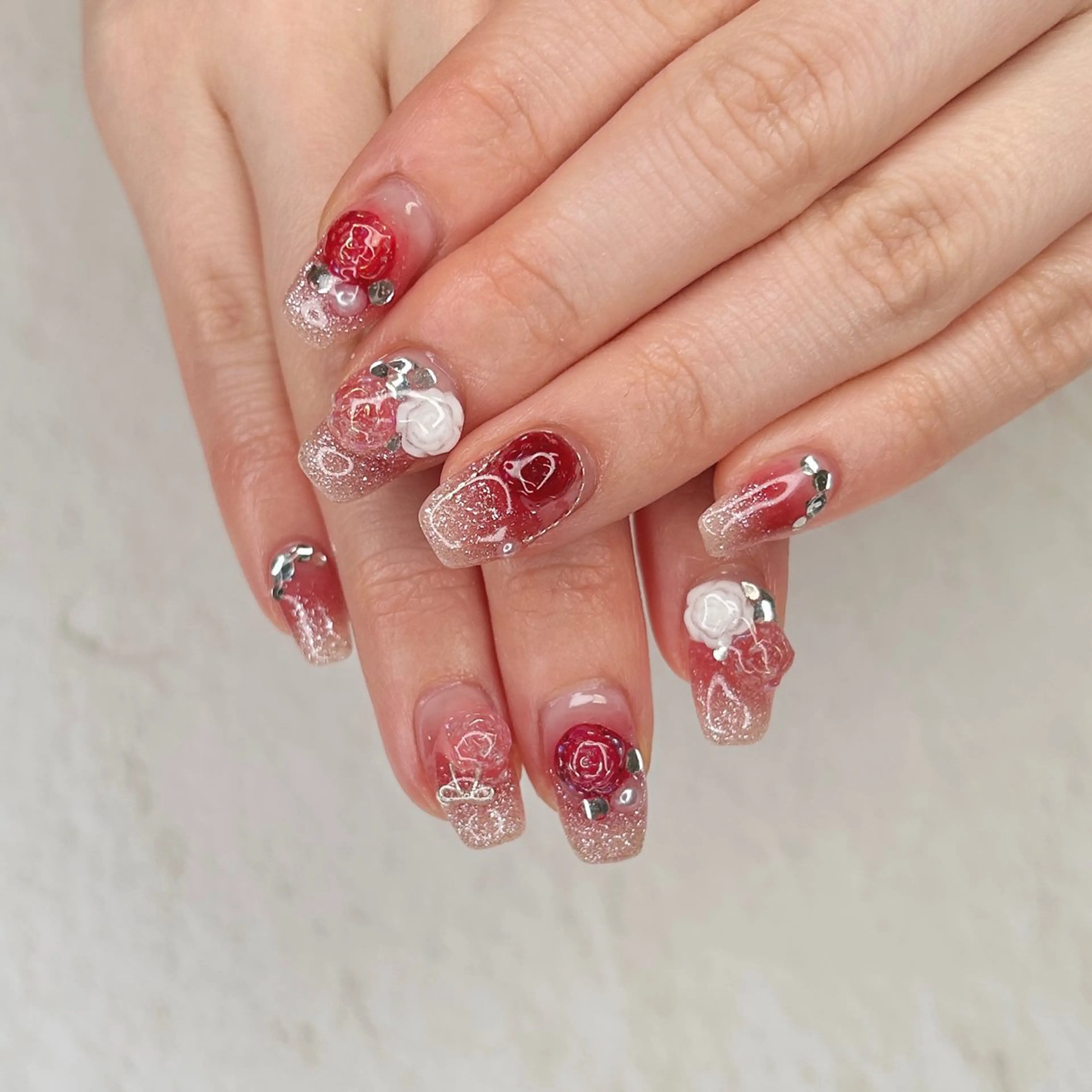 ネイル ハンドネイル フットネイル ease NAIL SALONのネイルデザイン