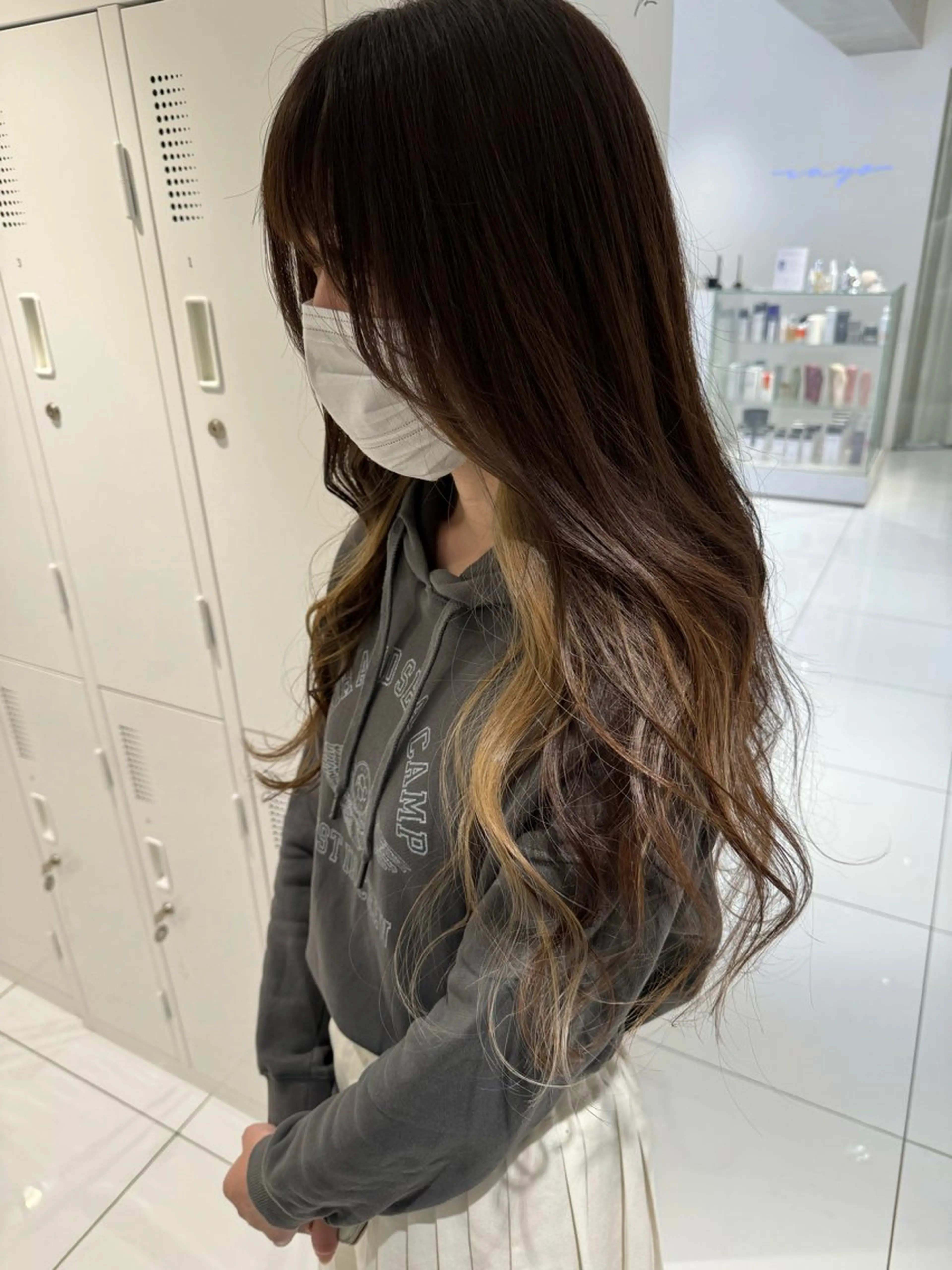 ロング カラー ベージュカラー ブリーチ ブロンド ブロンドベージュ ヘアカラー ｱｵﾇﾏ ﾐﾕ 🦕のヘアスタイル