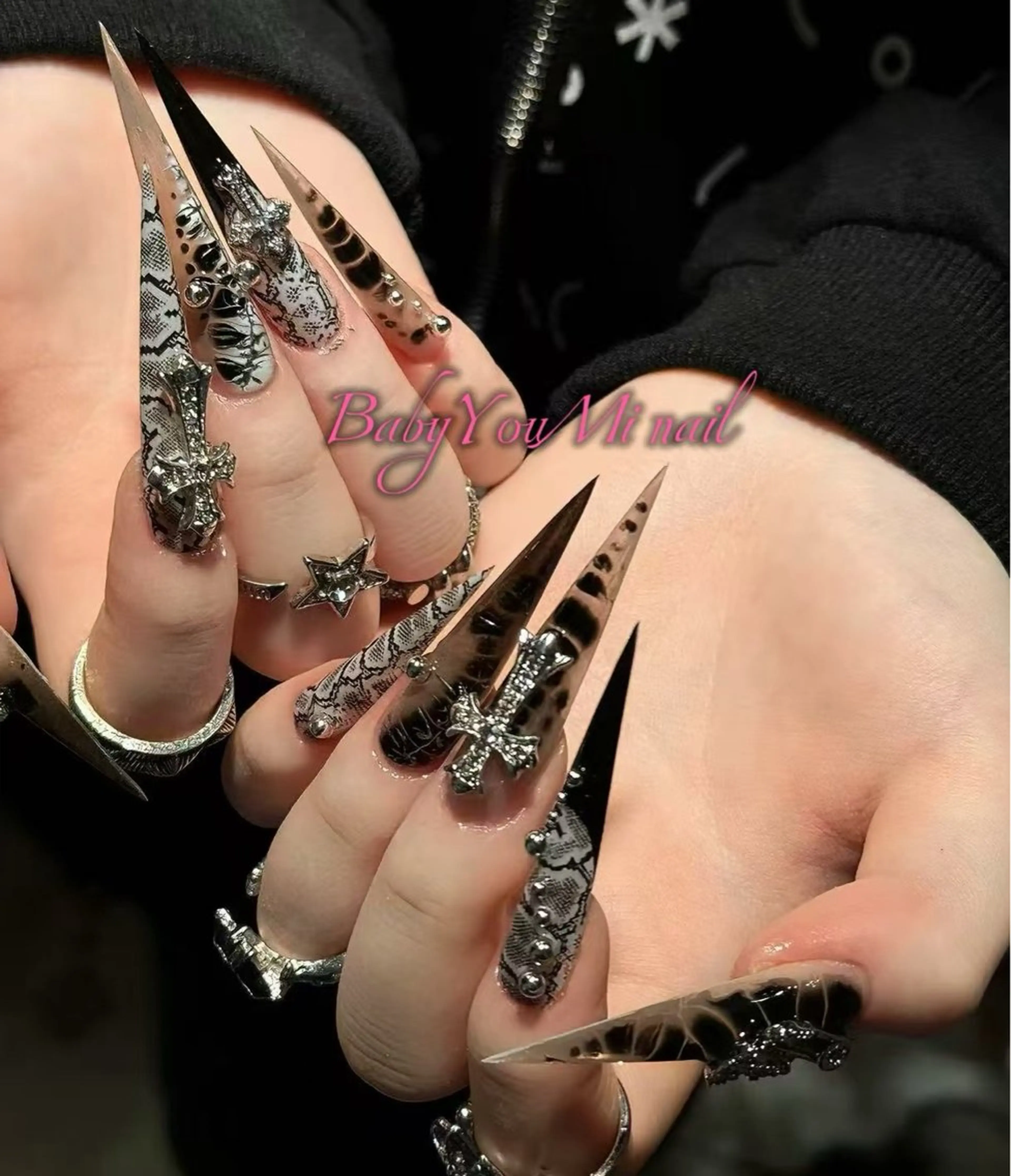 ネイル オーロラネイル フラワーネイル フットネイル フレンチネイル ジェルネイル ハンドネイル BabyYouMi nailのネイルデザイン