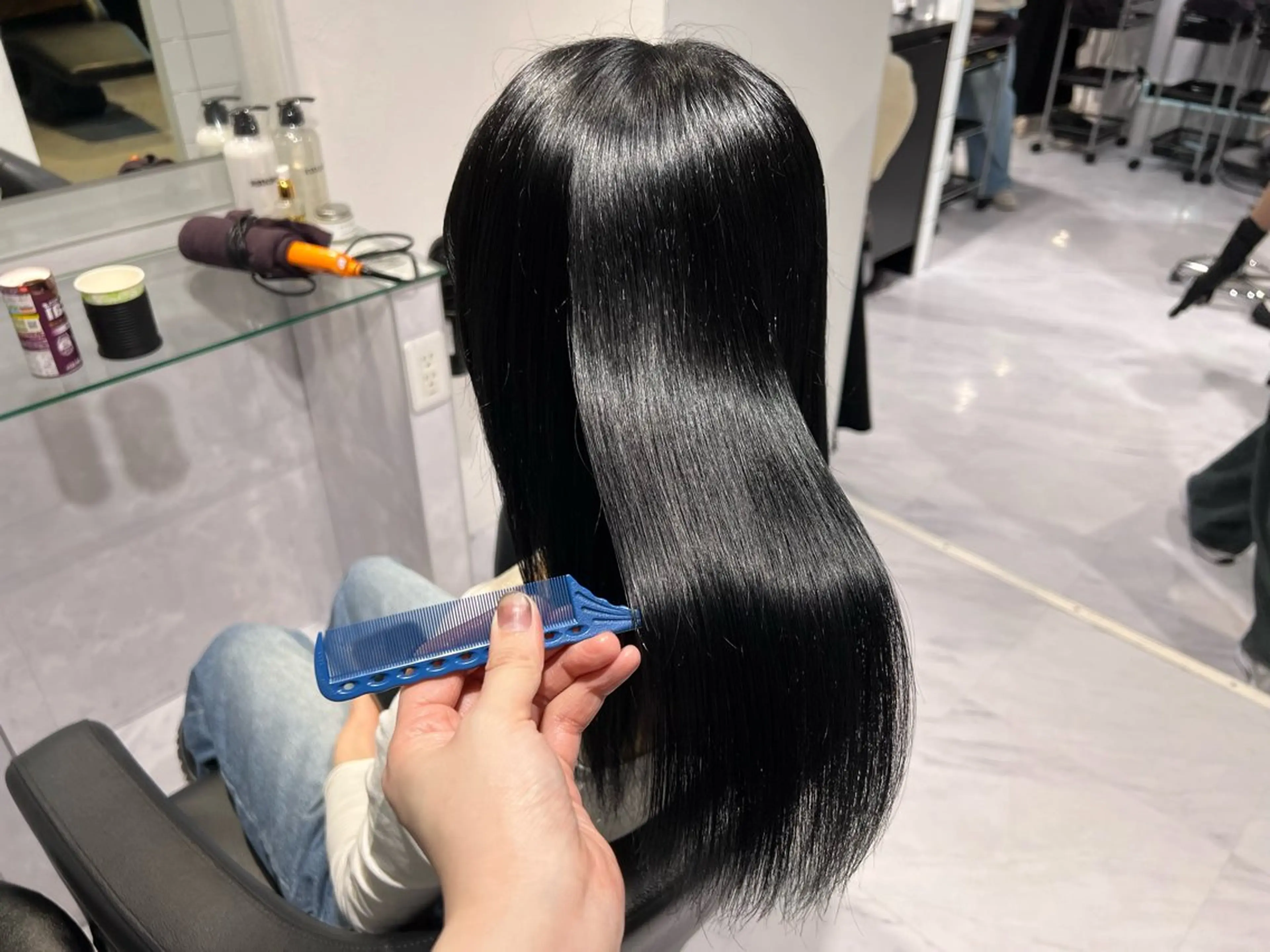 ロング ヘアアレンジ 髪質改善 縮毛矯正 カット 縮毛矯正 トリートメント 🦋重くない暗髪🦋 Hana🦋のヘアスタイル