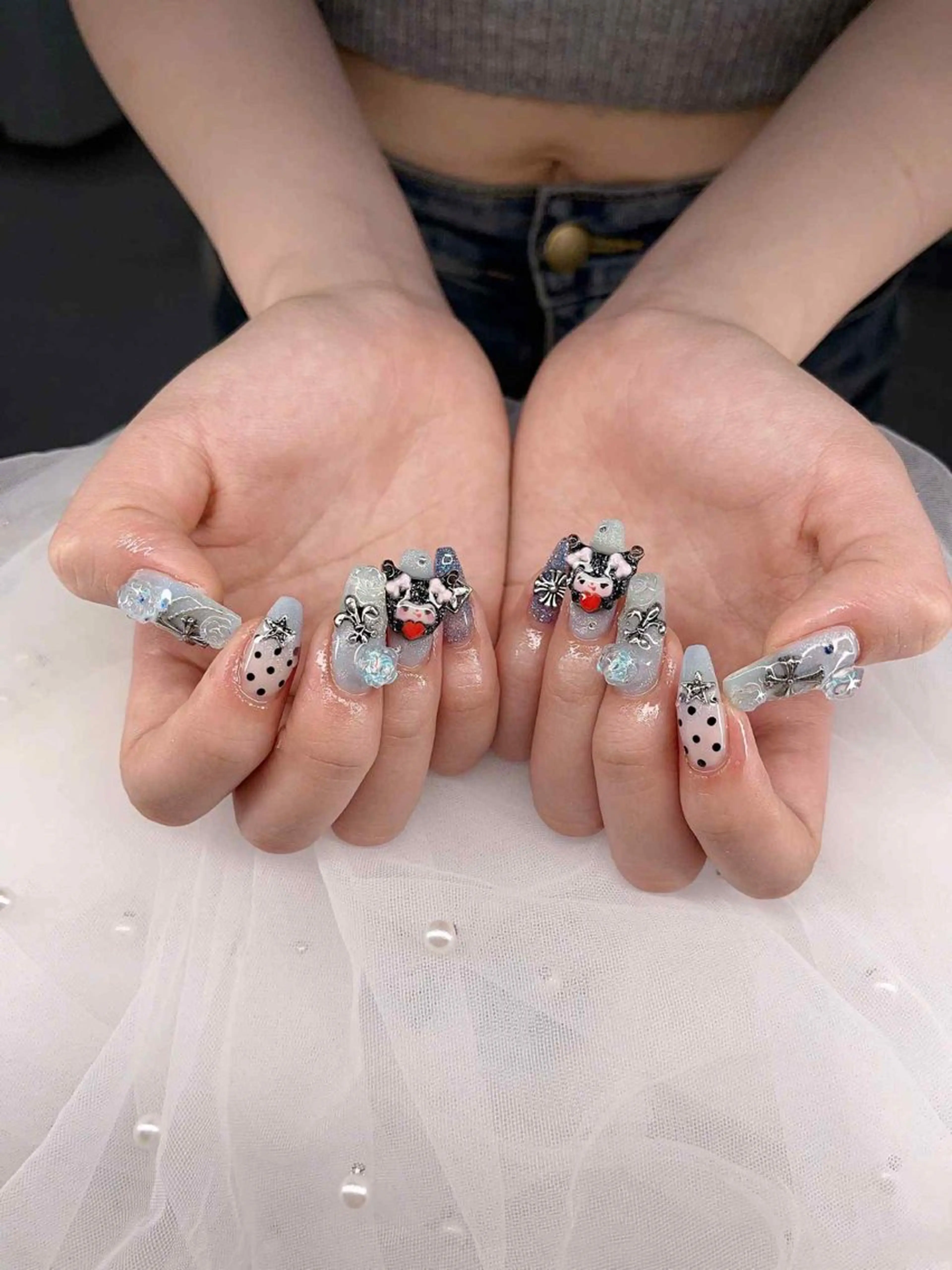 ネイル フレンチネイル キラキラネイル マグネットネイル ミラーネイル ニュアンスネイル ハンドネイル Lyn TA Nailのネイルデザイン