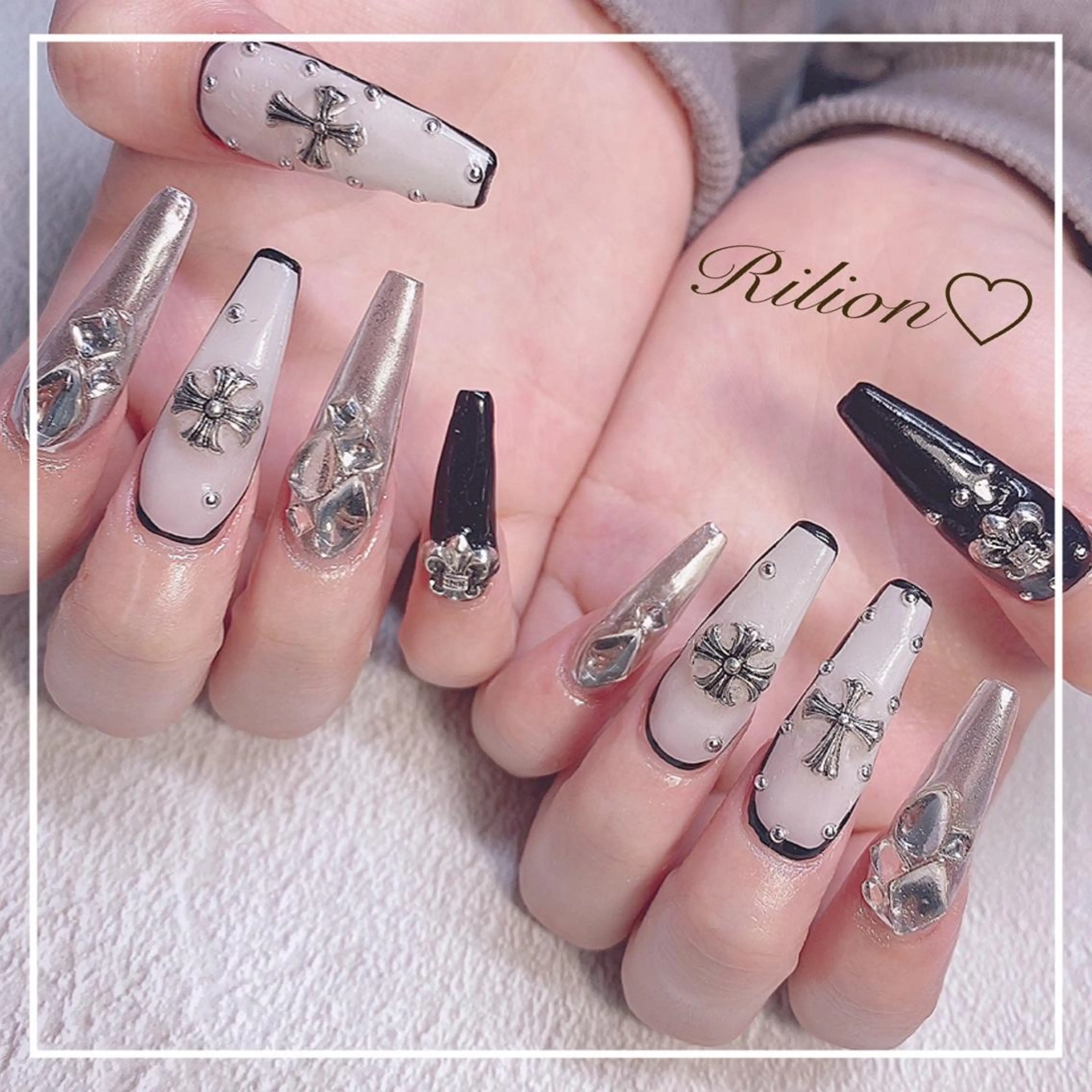 ネイル ハンドネイル RiLion💗 Risa🦋💜のネイルデザイン